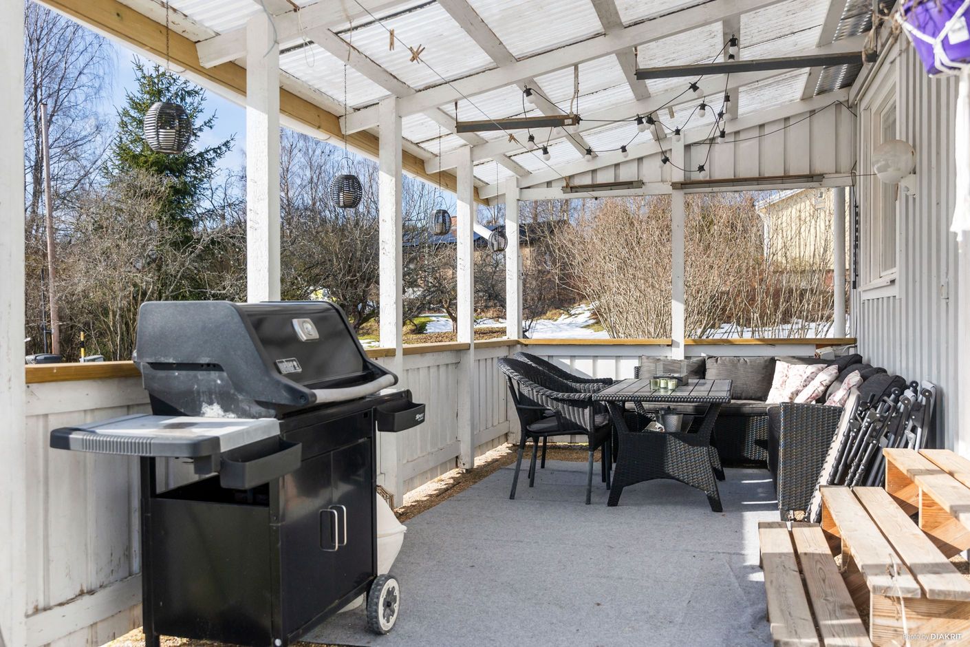 Härlig taklagd altan i soligt sydläge med infravärme