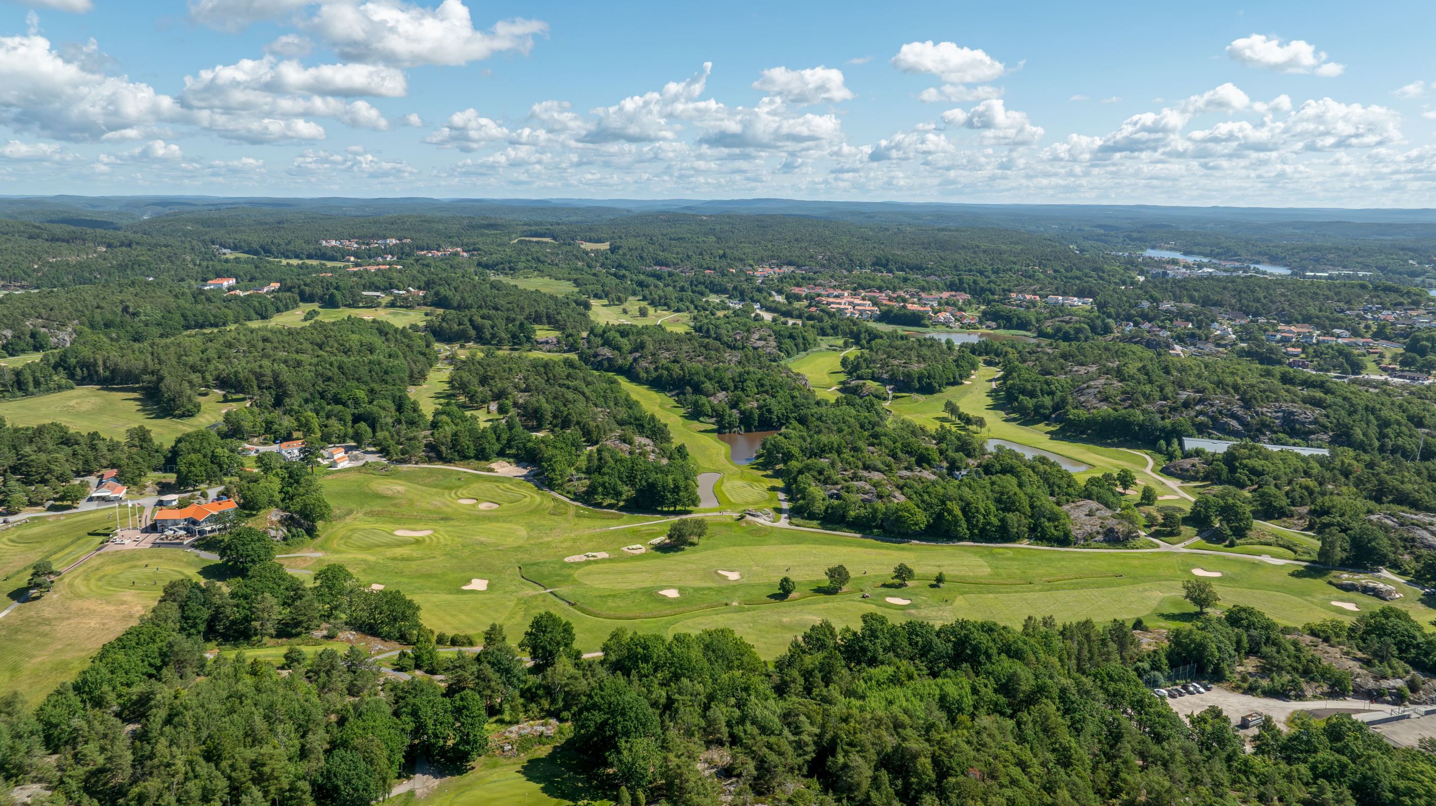 Strömstad Golfklubb når man med en "lång drive"