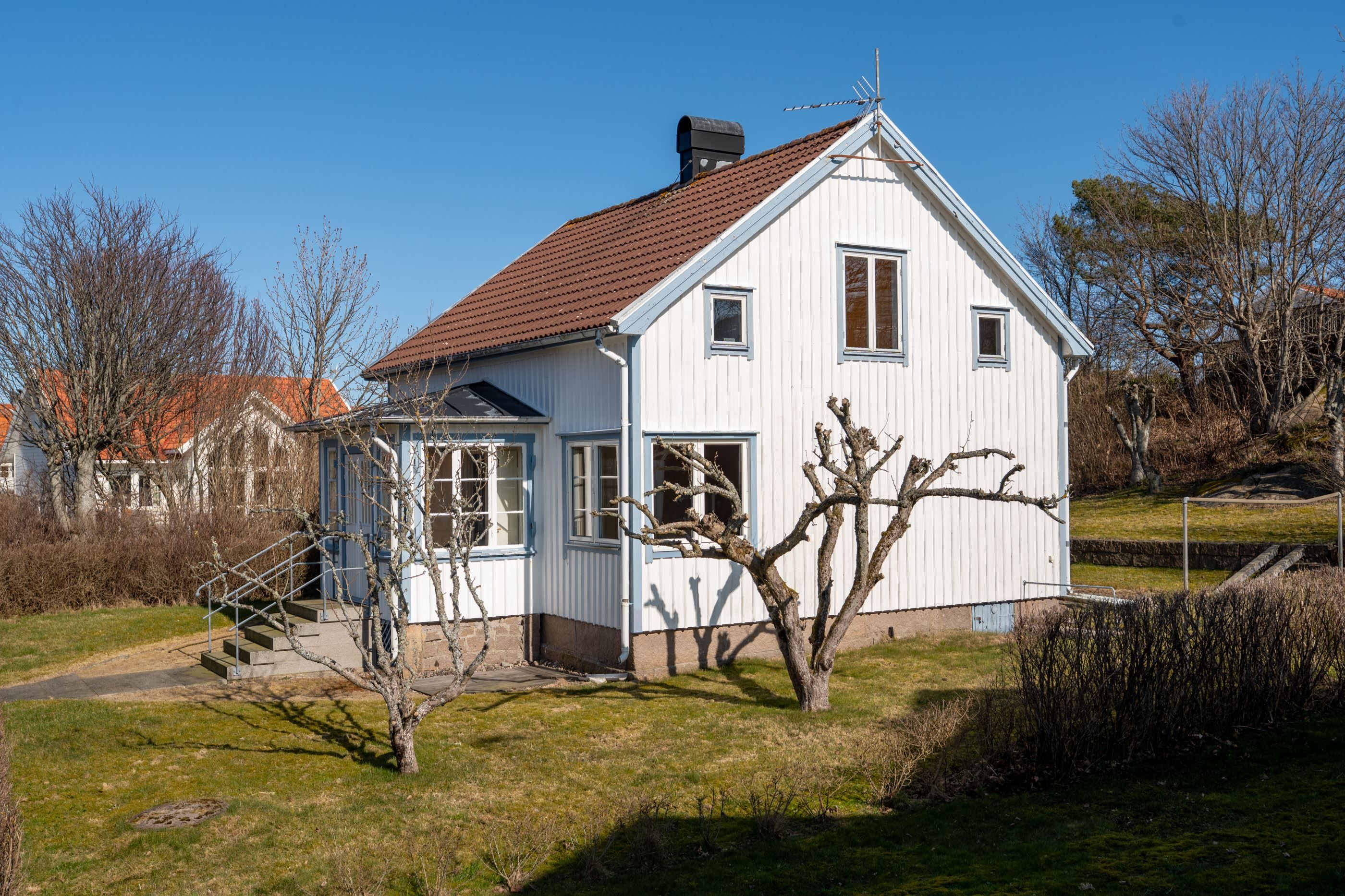 Bostadshuset är uppfört år 1919