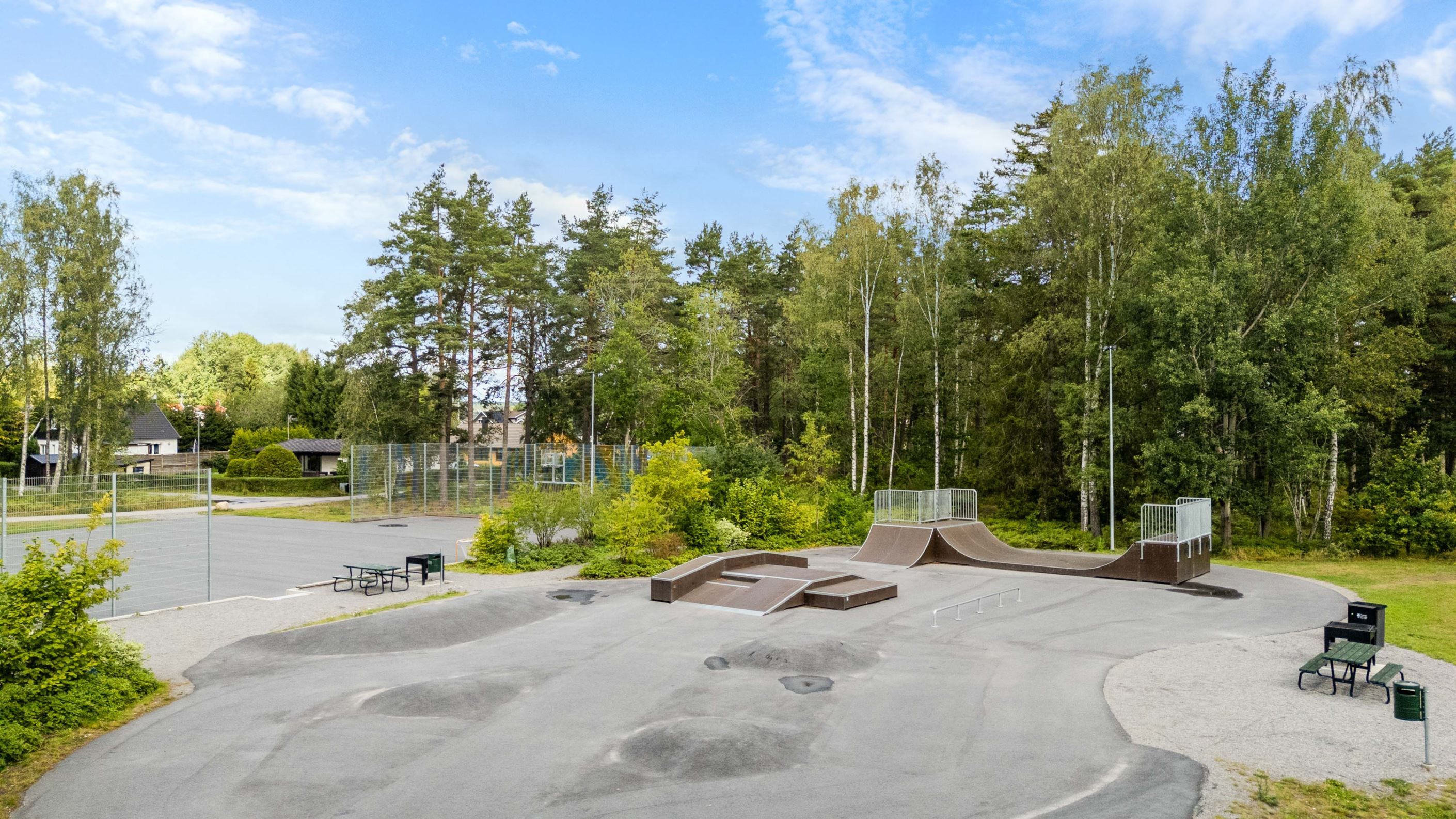 Närhet till utegym, fotbollsplan, aktivitet