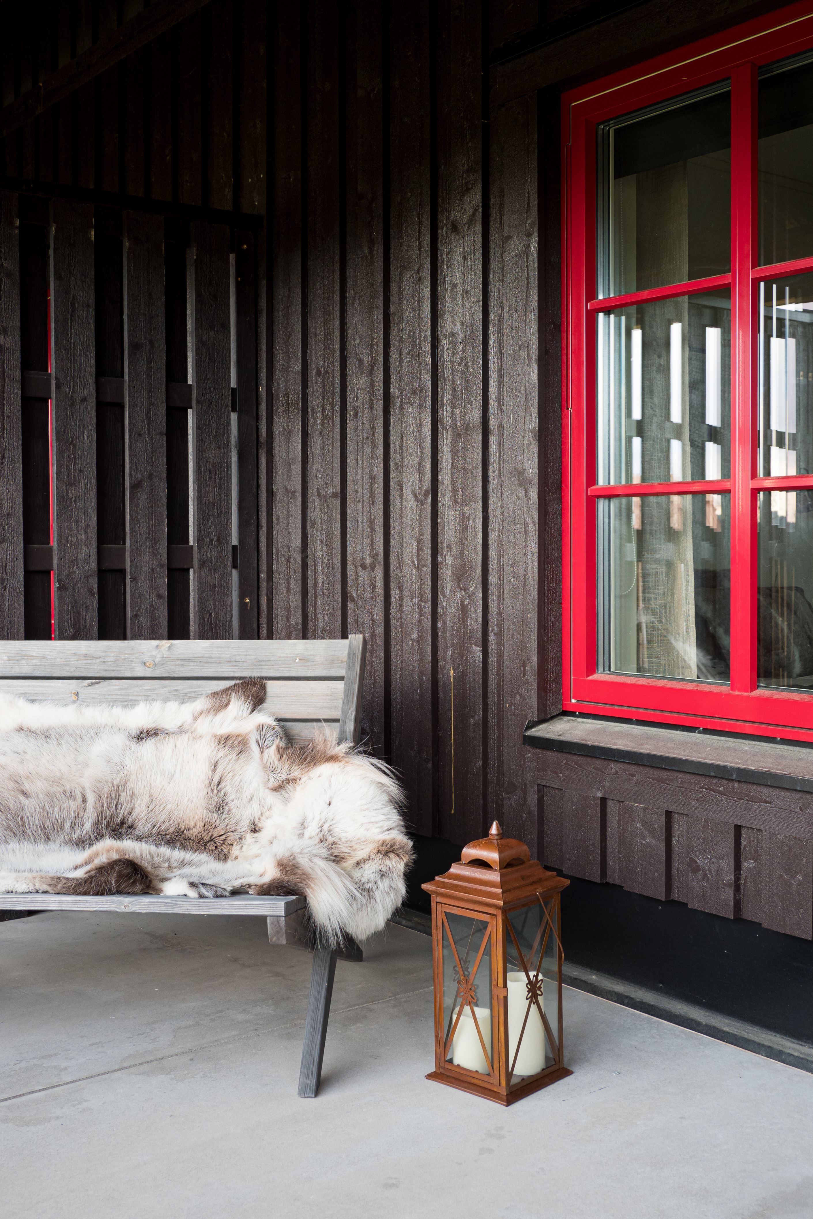 Bild tagen från lägenheten bredvid (möbel ingår ej)