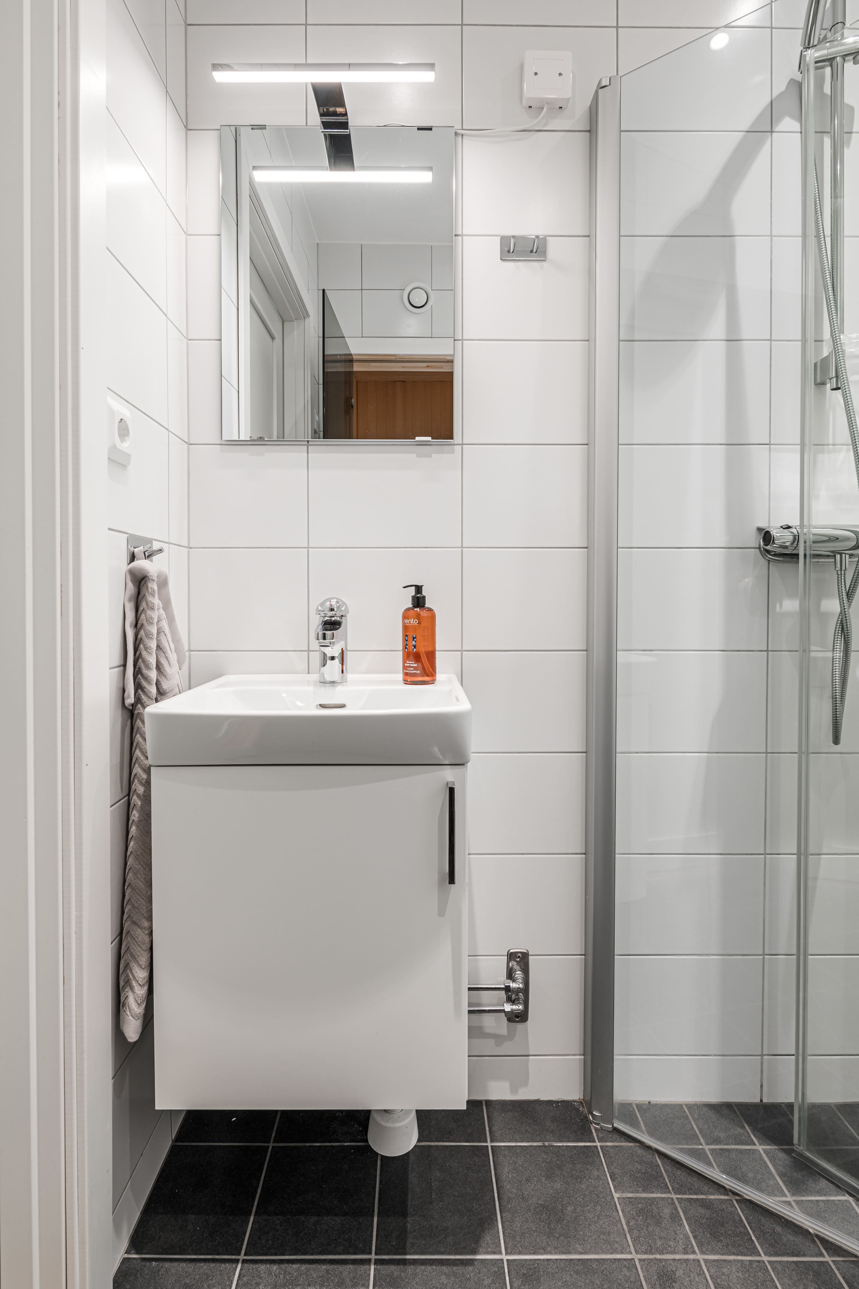 Badrum +bastu övre plan