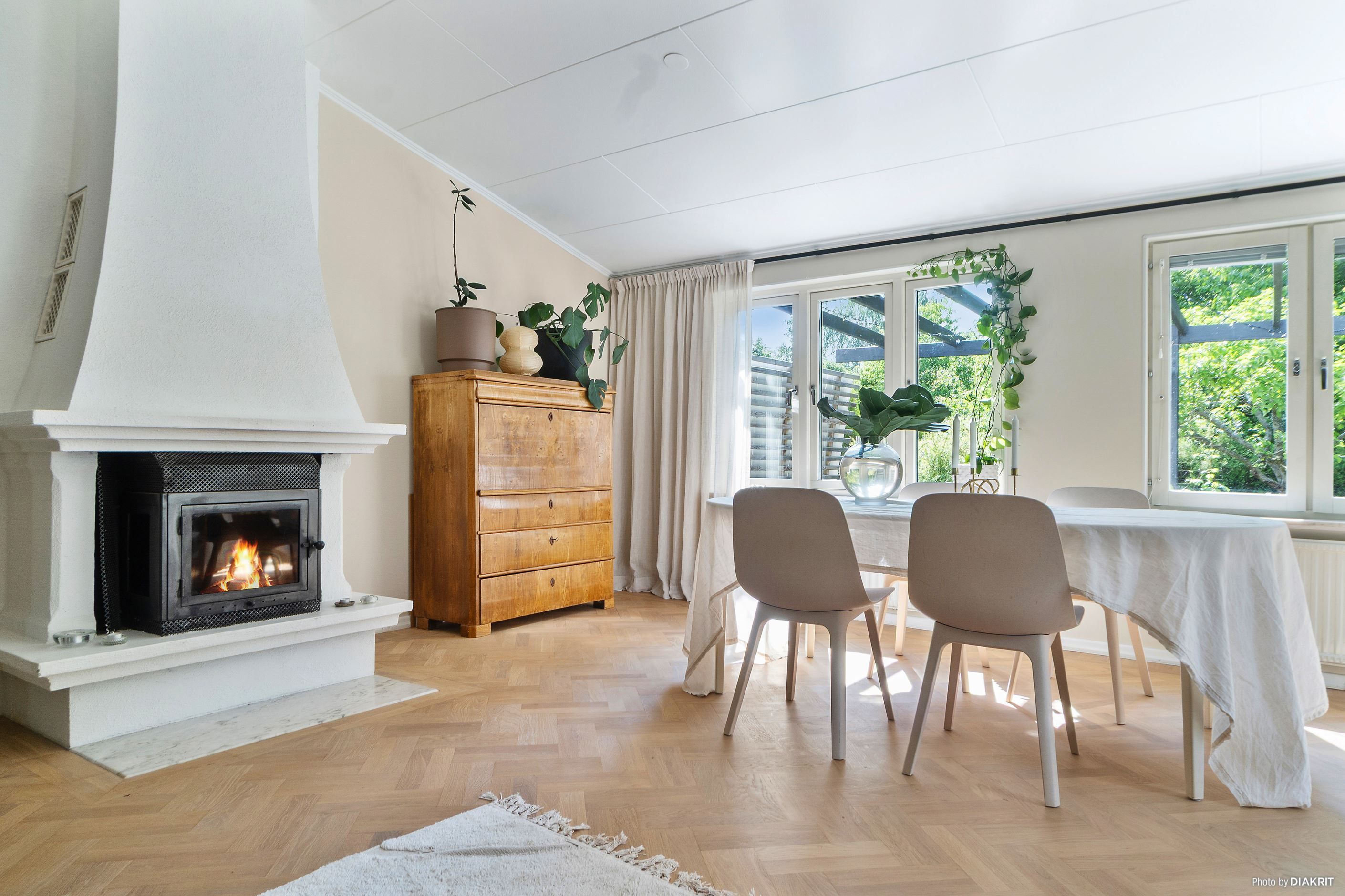 Matsalsdel i vardagsrum