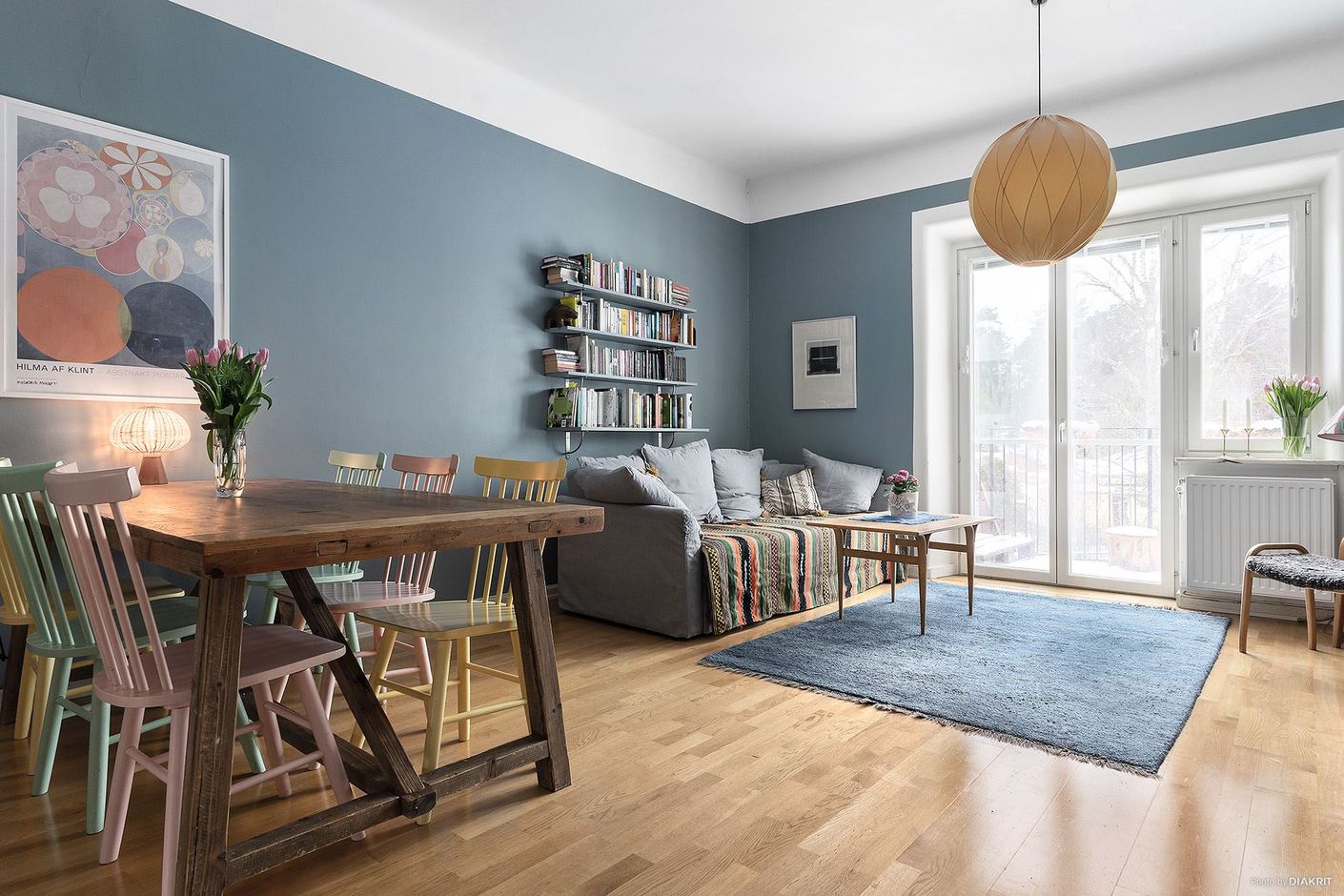 Vardagsrum med matplats