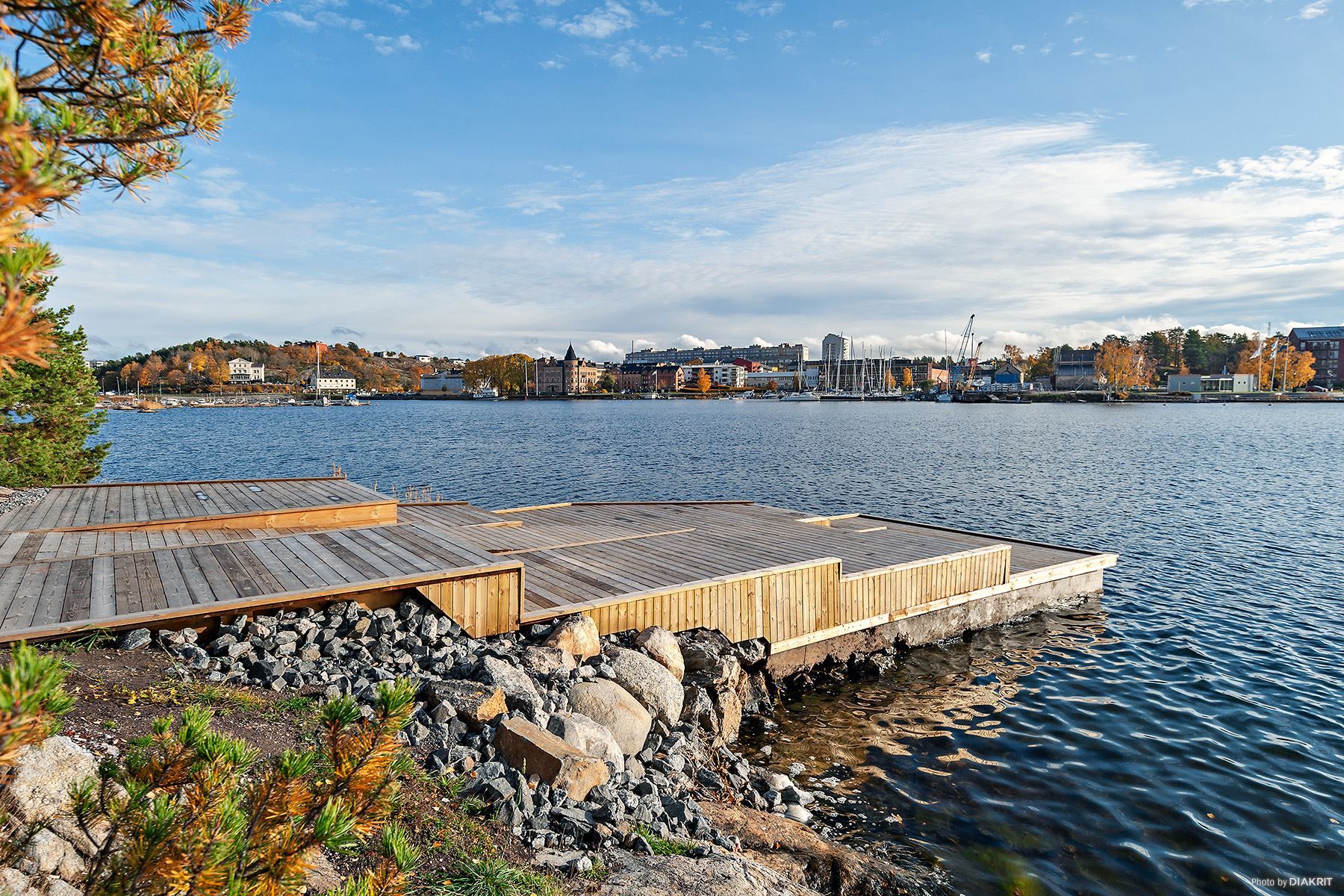 Badrocksavstånd till fin badbrygga