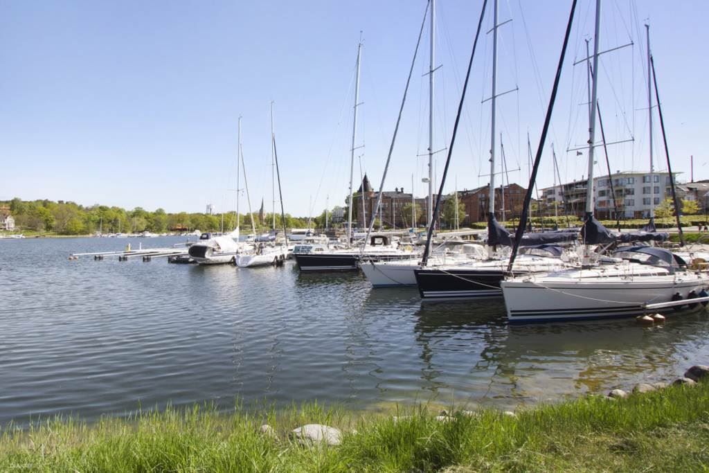 Gustavsbergs Hamn, längst in i Farstaviken