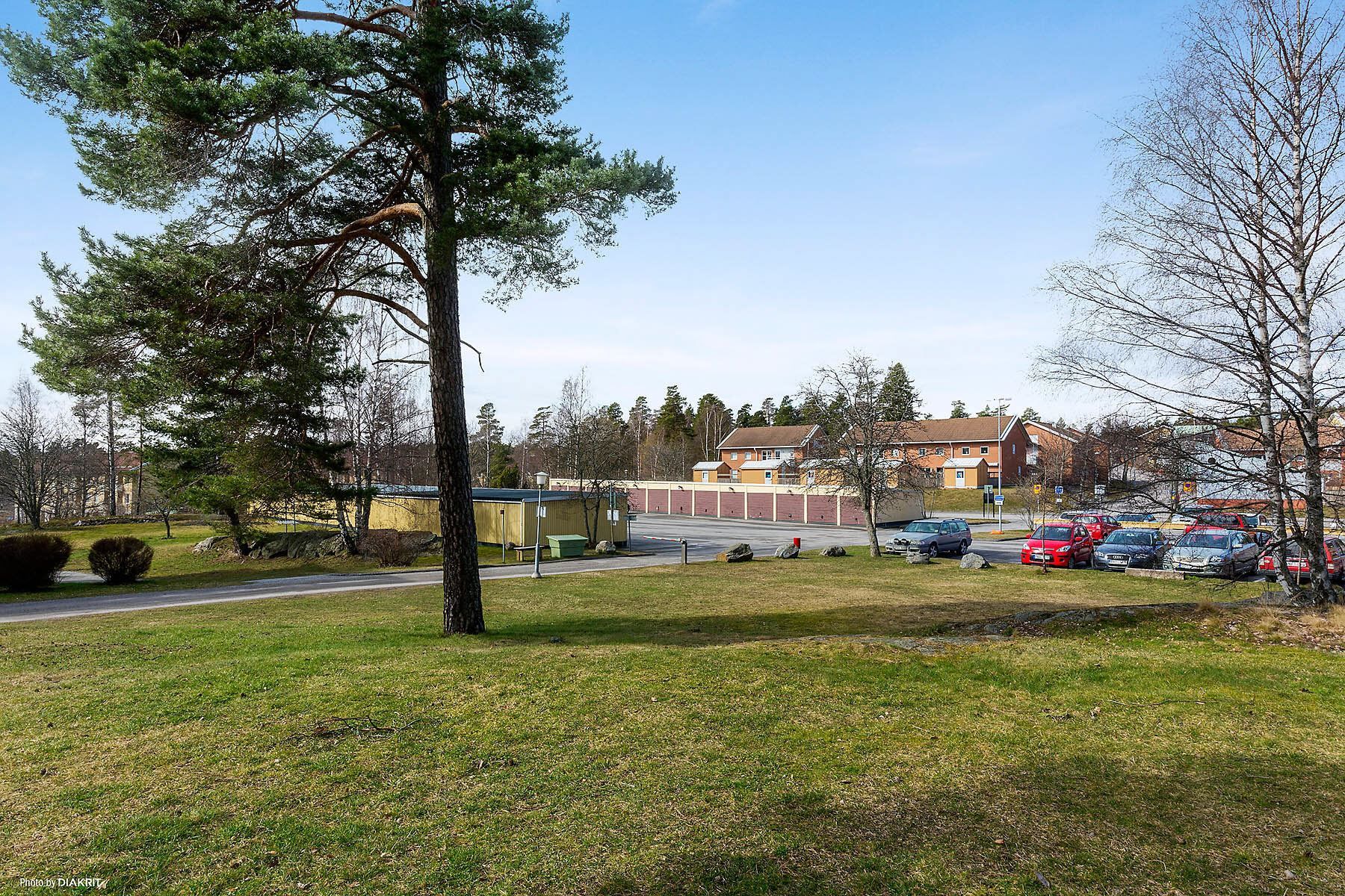 Föreningens garage och parkeringsplatser