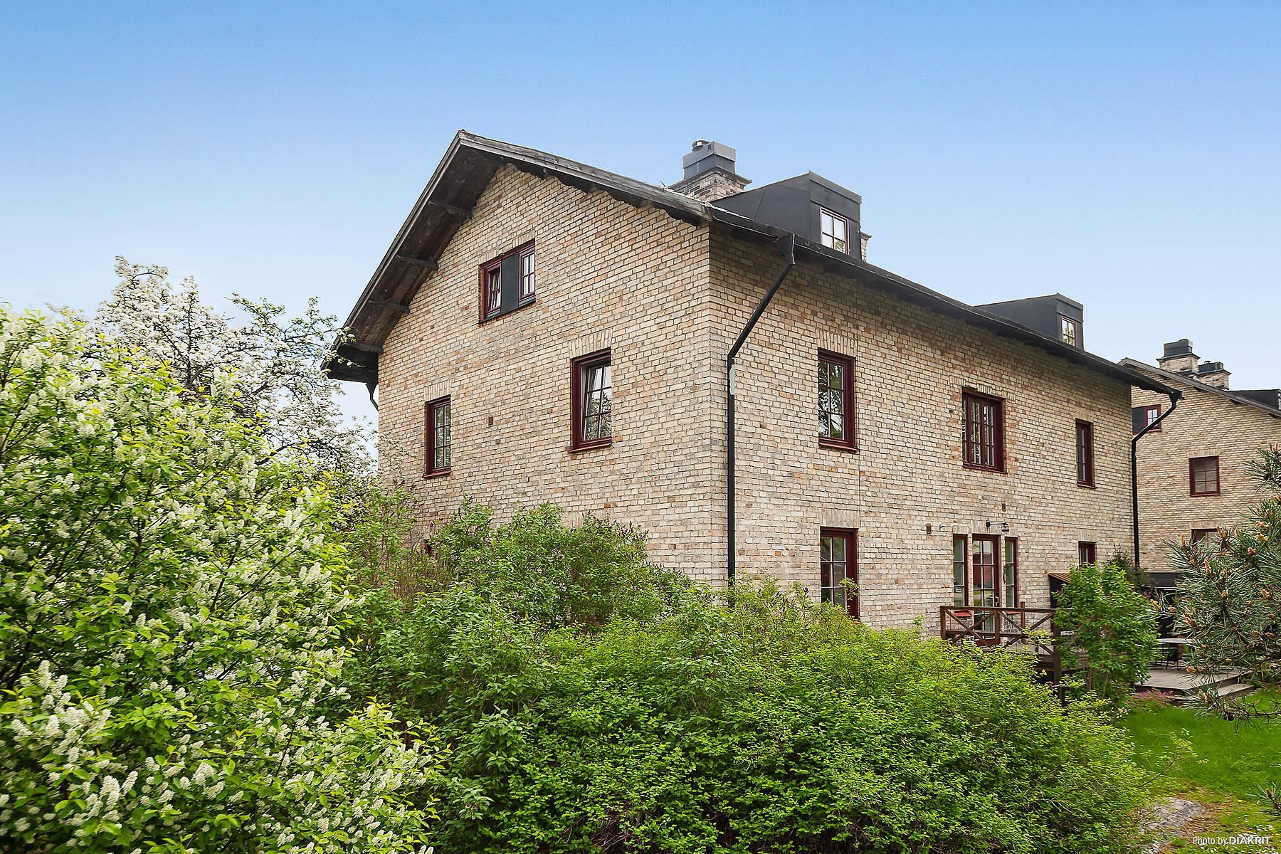 Gavellägenhet med fönster i tre väderstreck