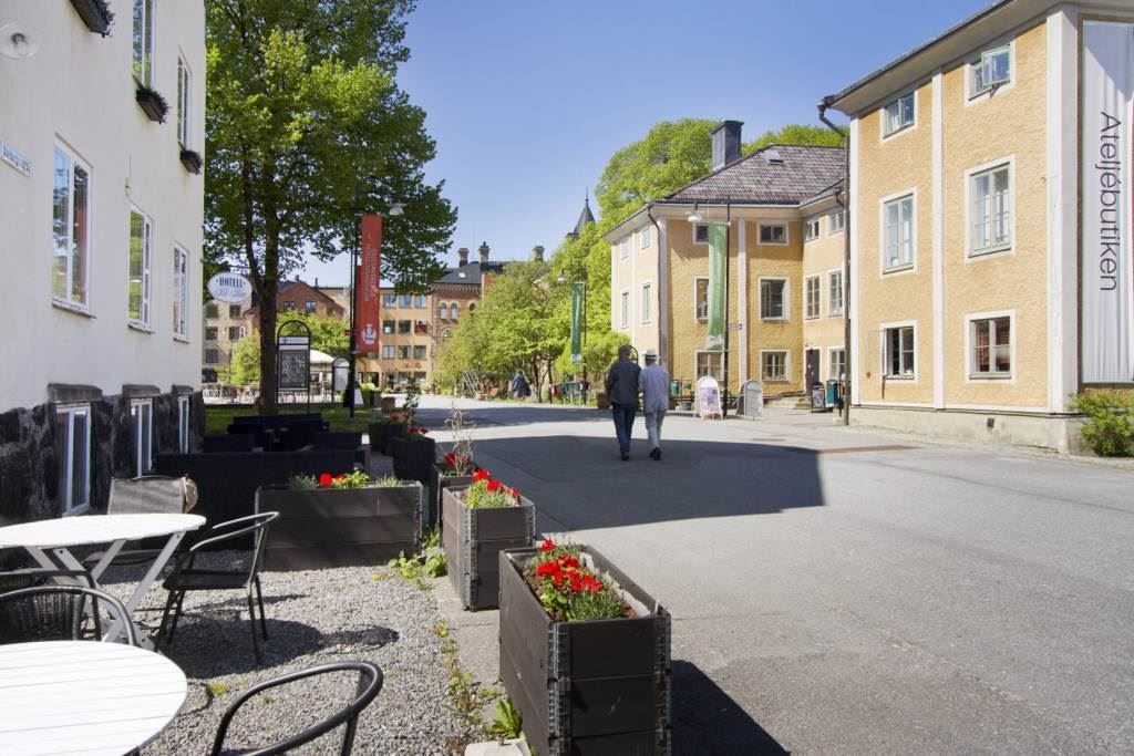 Mysiga promenadstråk i hamnområdet