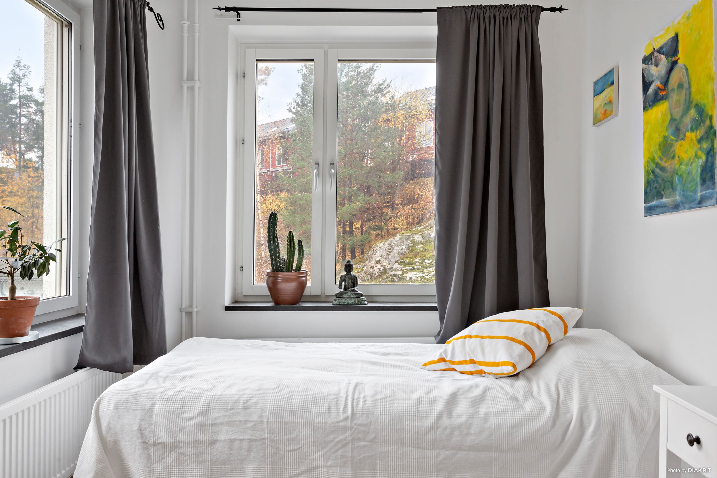 Sovrum /gästrum med ljuvligt ljusinsläpp