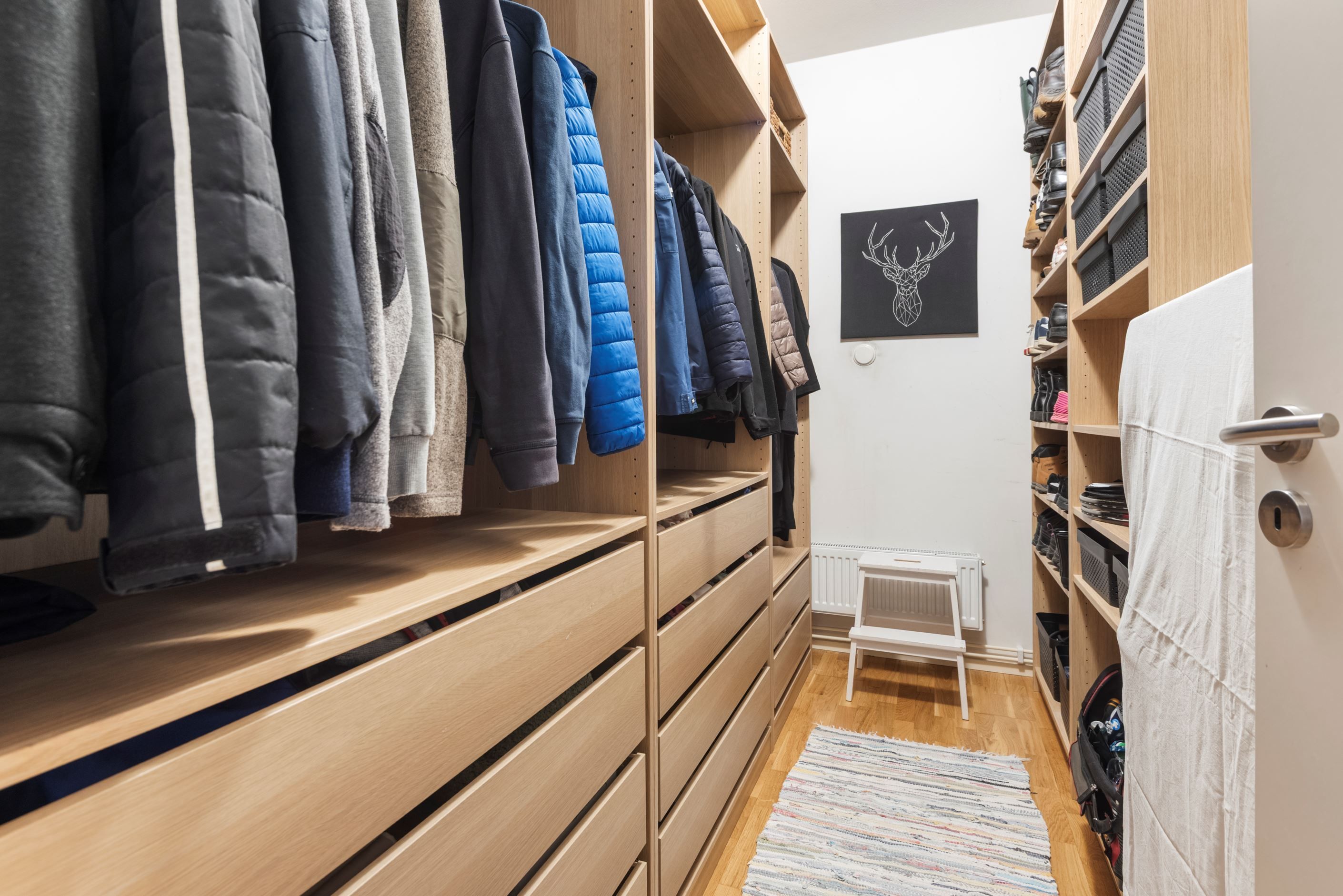 Stor klädkammare i sovrummspassagen