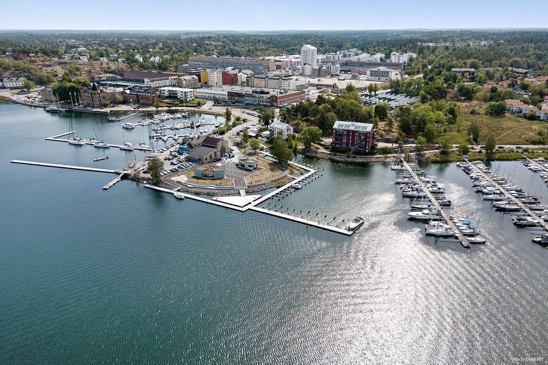 Gustavsbergs Hamn, Kattholmen och båtbryggorna