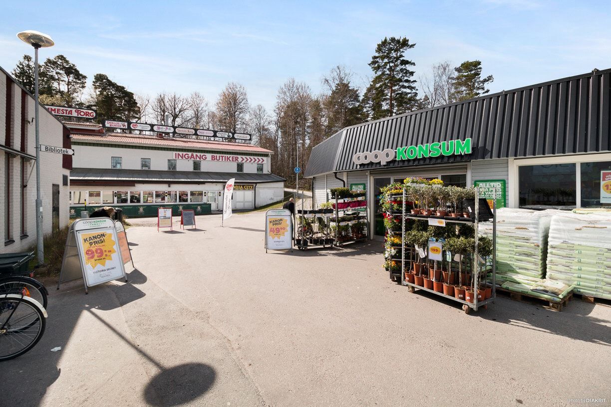 Hemmesta centrum med livsmedelsbutik