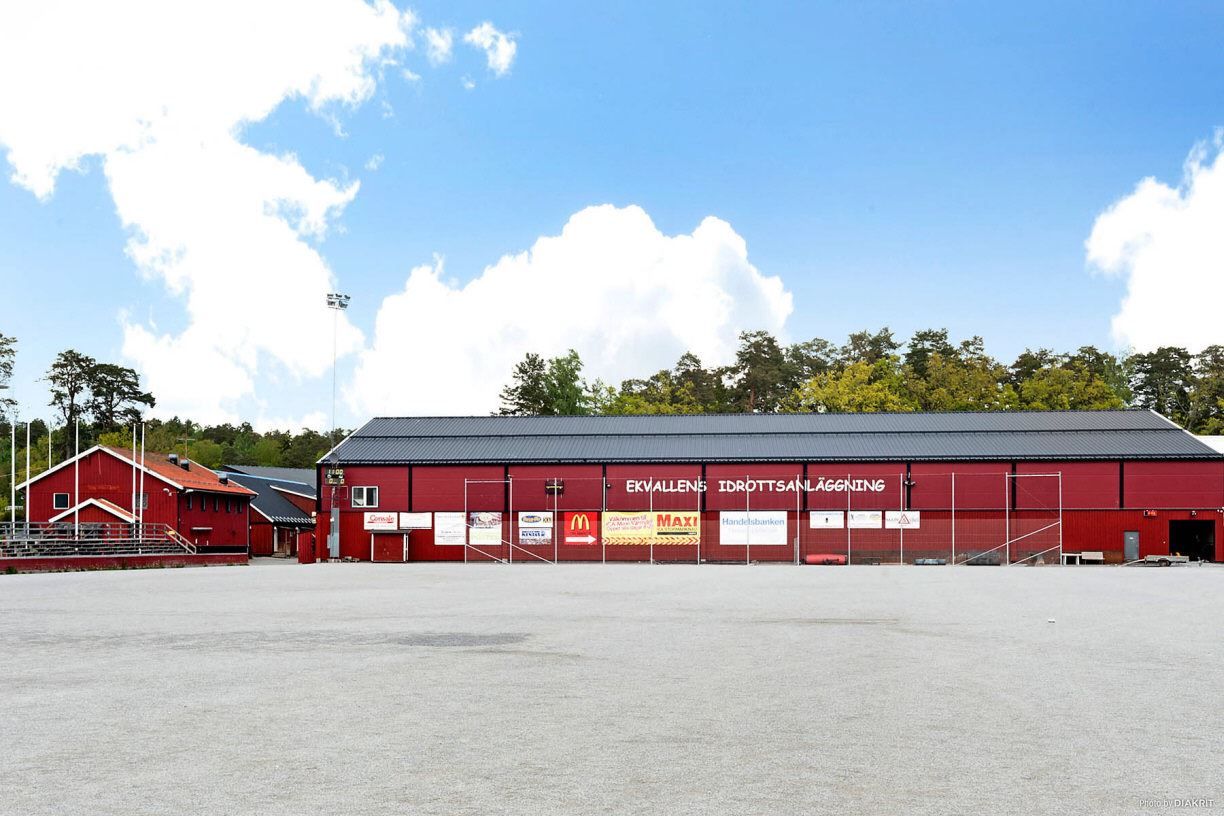 Nära till Ekvallens idrottsanläggning med sportmöjligheter för barnen