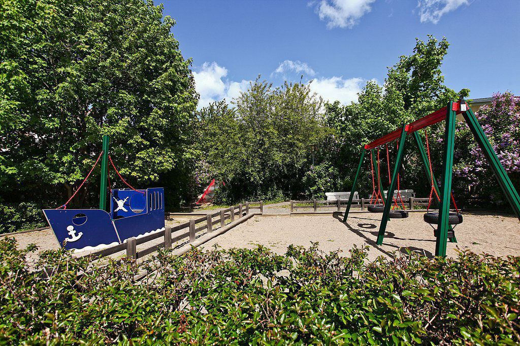 En av tre lekplatser i Ösby Grind