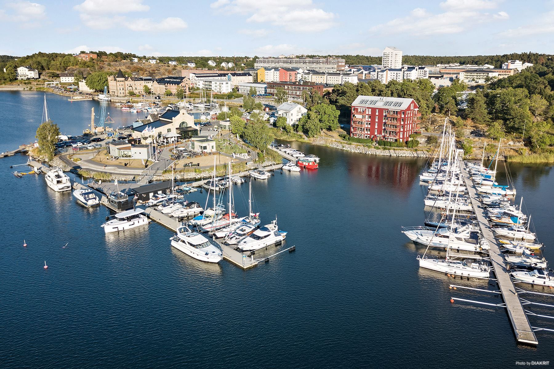 Kattholmen med Gästbrygga, restaurang och minigolf