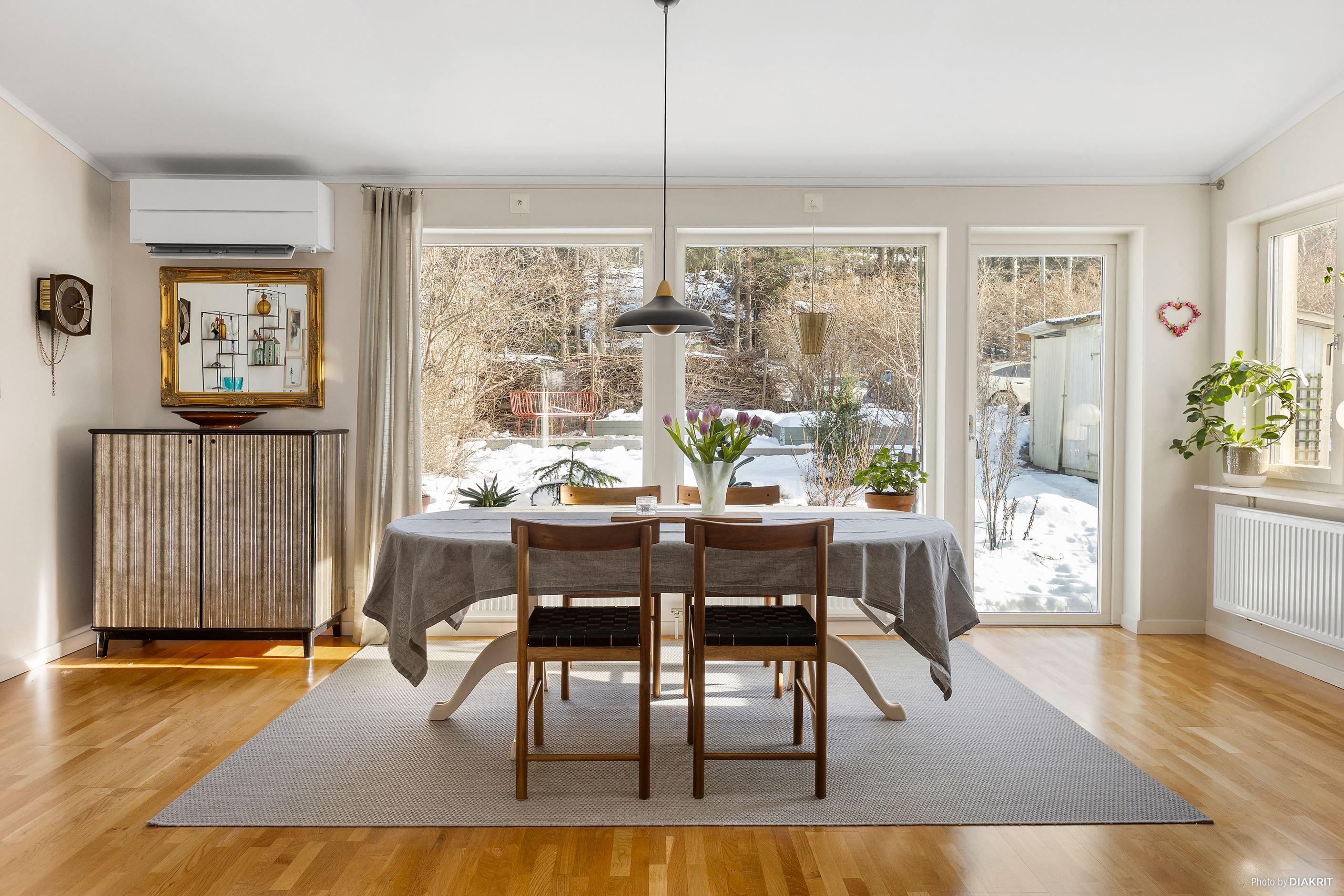 Matplats i vardagsrummet