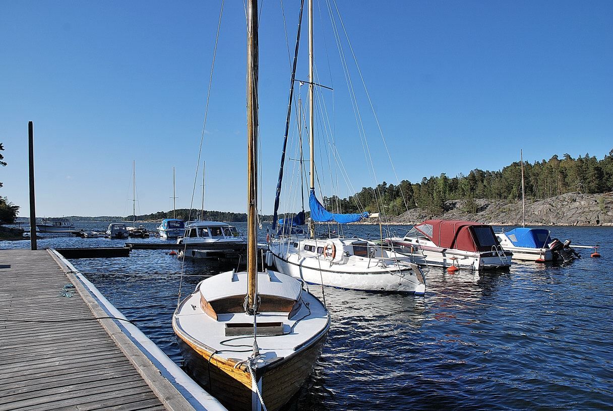 I området finns flera båtklubbar