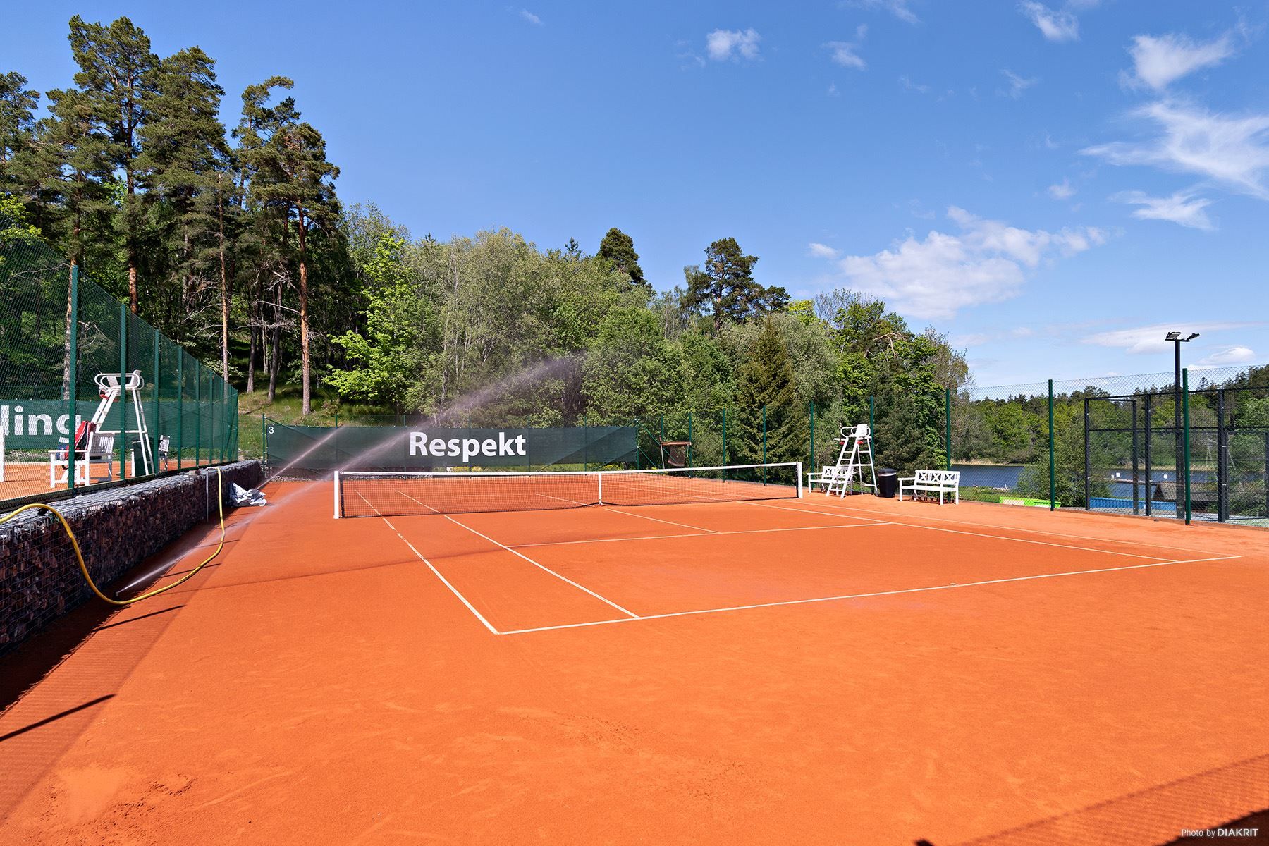 Tennisbana vid Skeviks gård