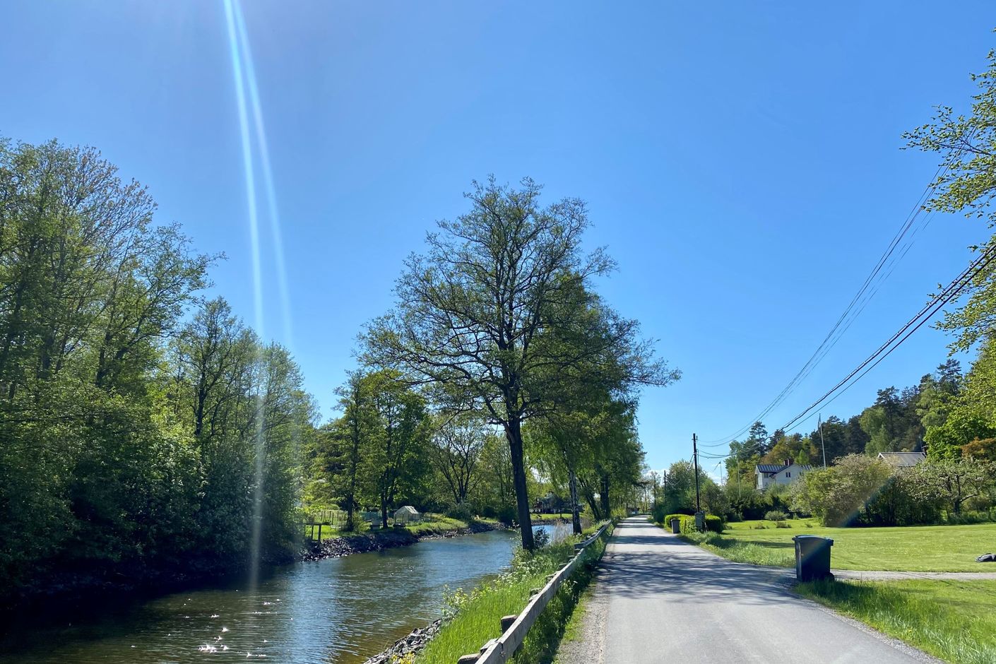 Trevliga promenadstråk längst kanalen
