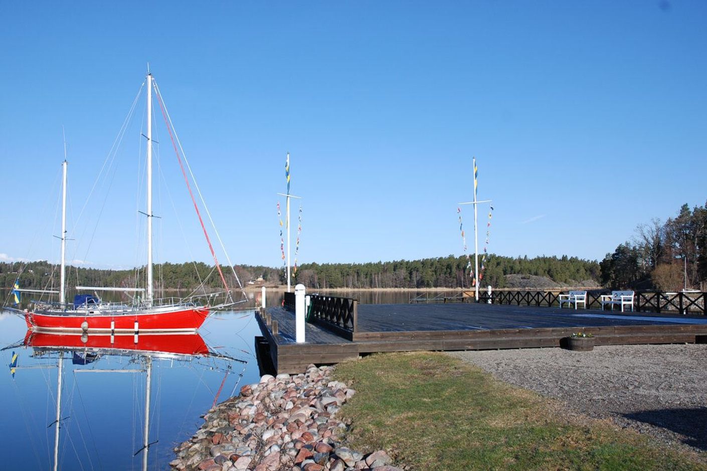 Stor gästbrygga vid Fågelbro Yacht Club
