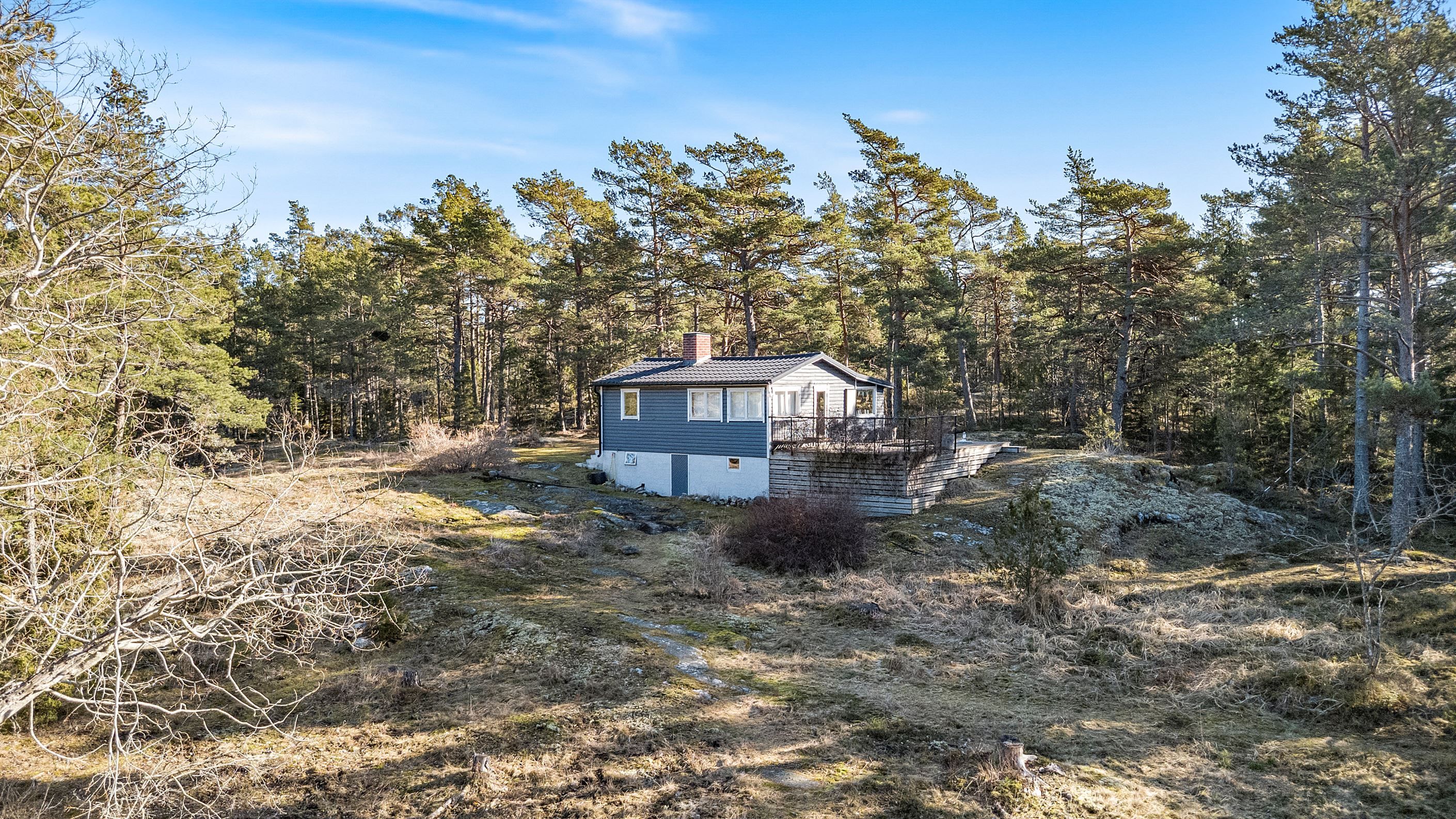 Det äldre huset om ca 36 kvm, uppfört år 1955