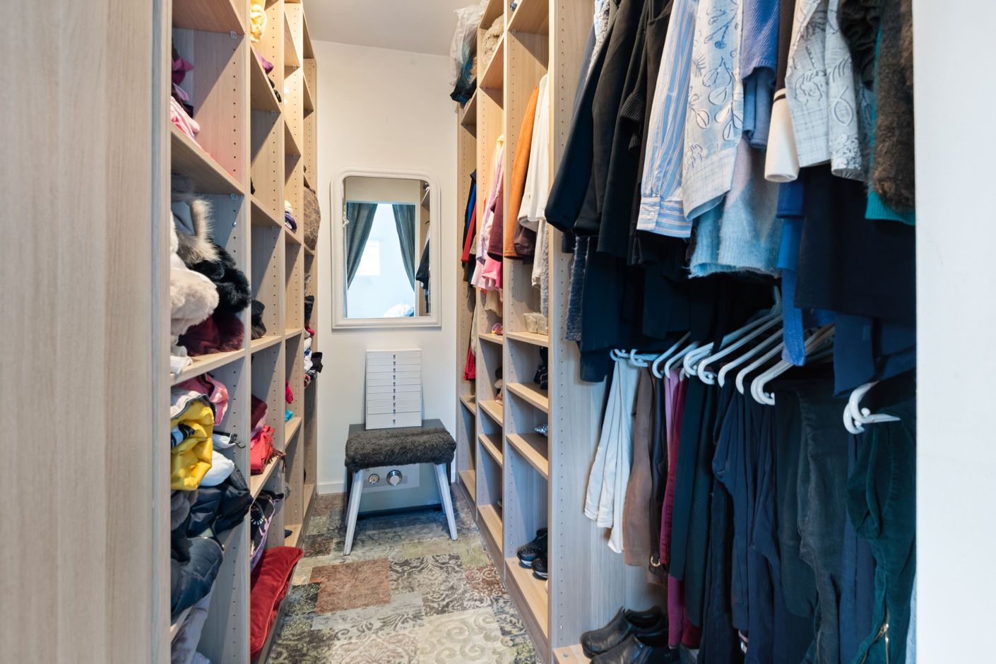 Walk in closet