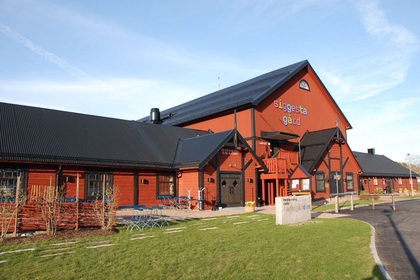 Siggesta gård med restaurang, aktiviteter mm