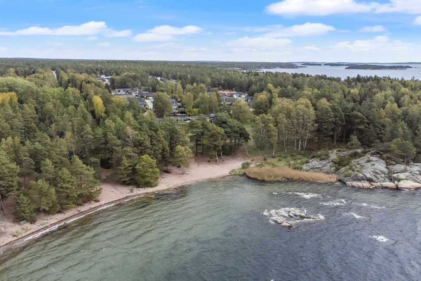 Viken med stranden nedanför