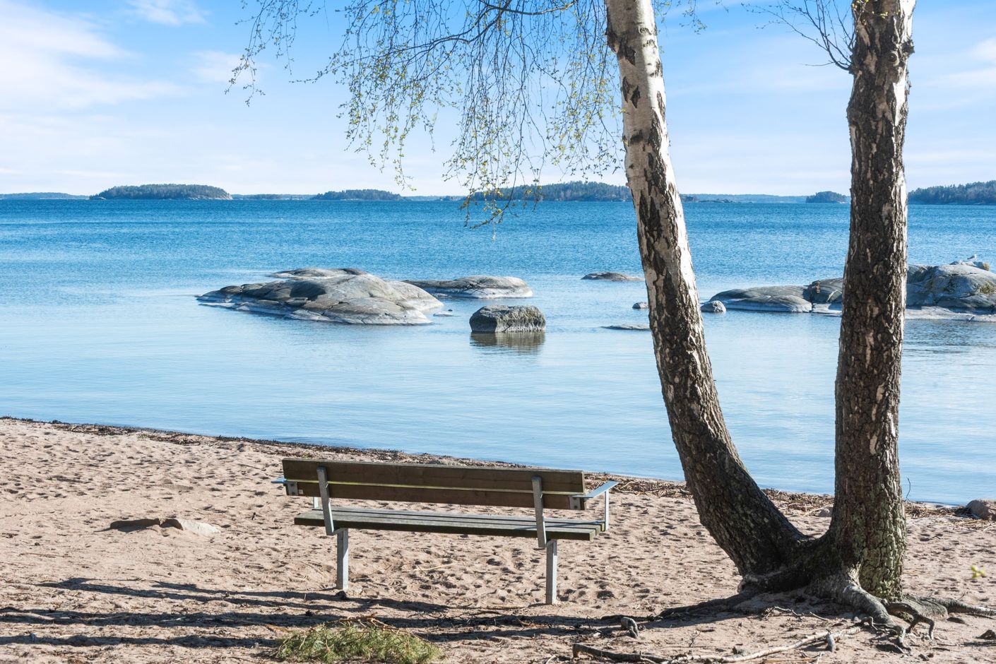 Badrocksavstånd, dvs 2 min till stranden och njut av hav och sol!