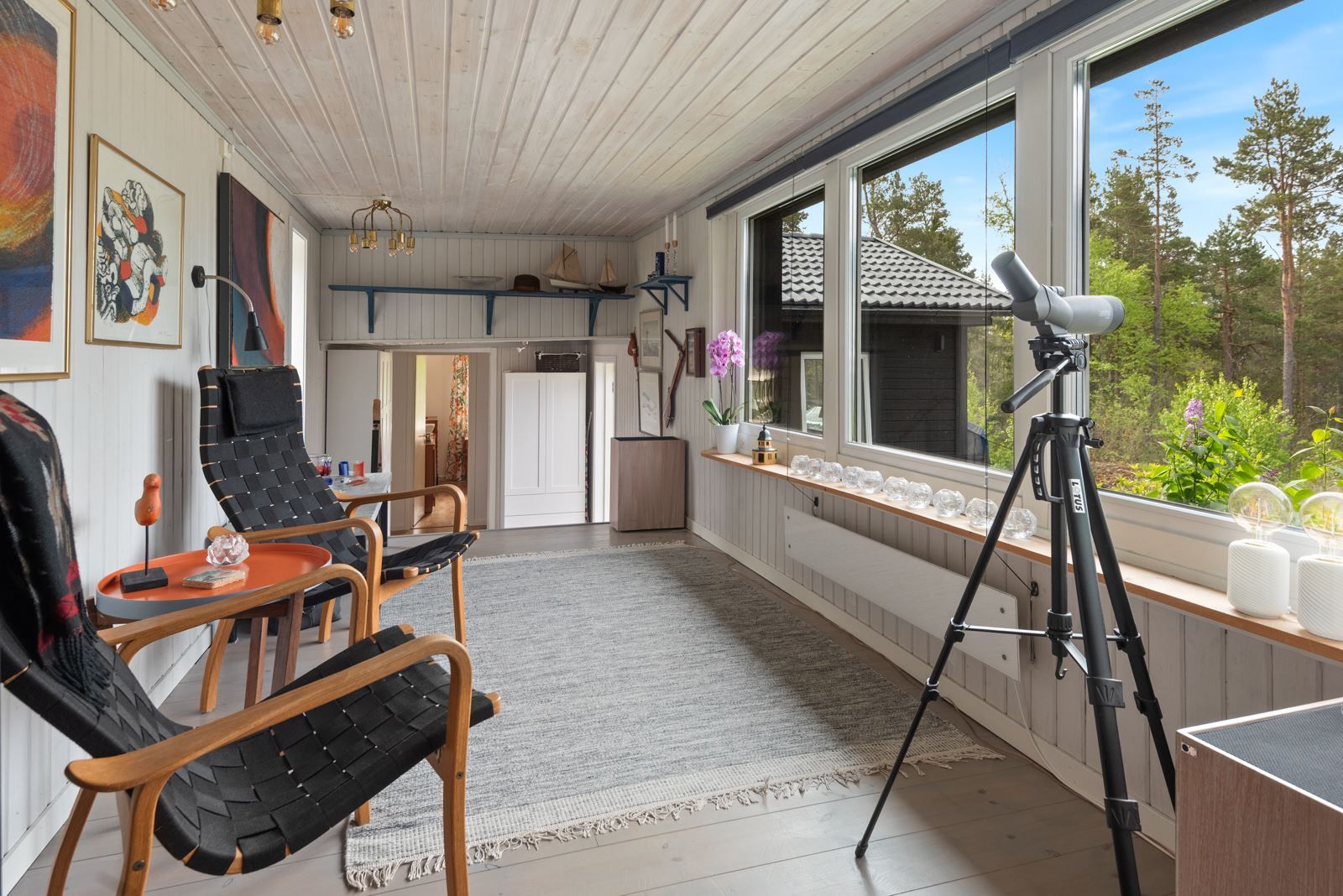 Gång mellan huvudhus och sovrummen