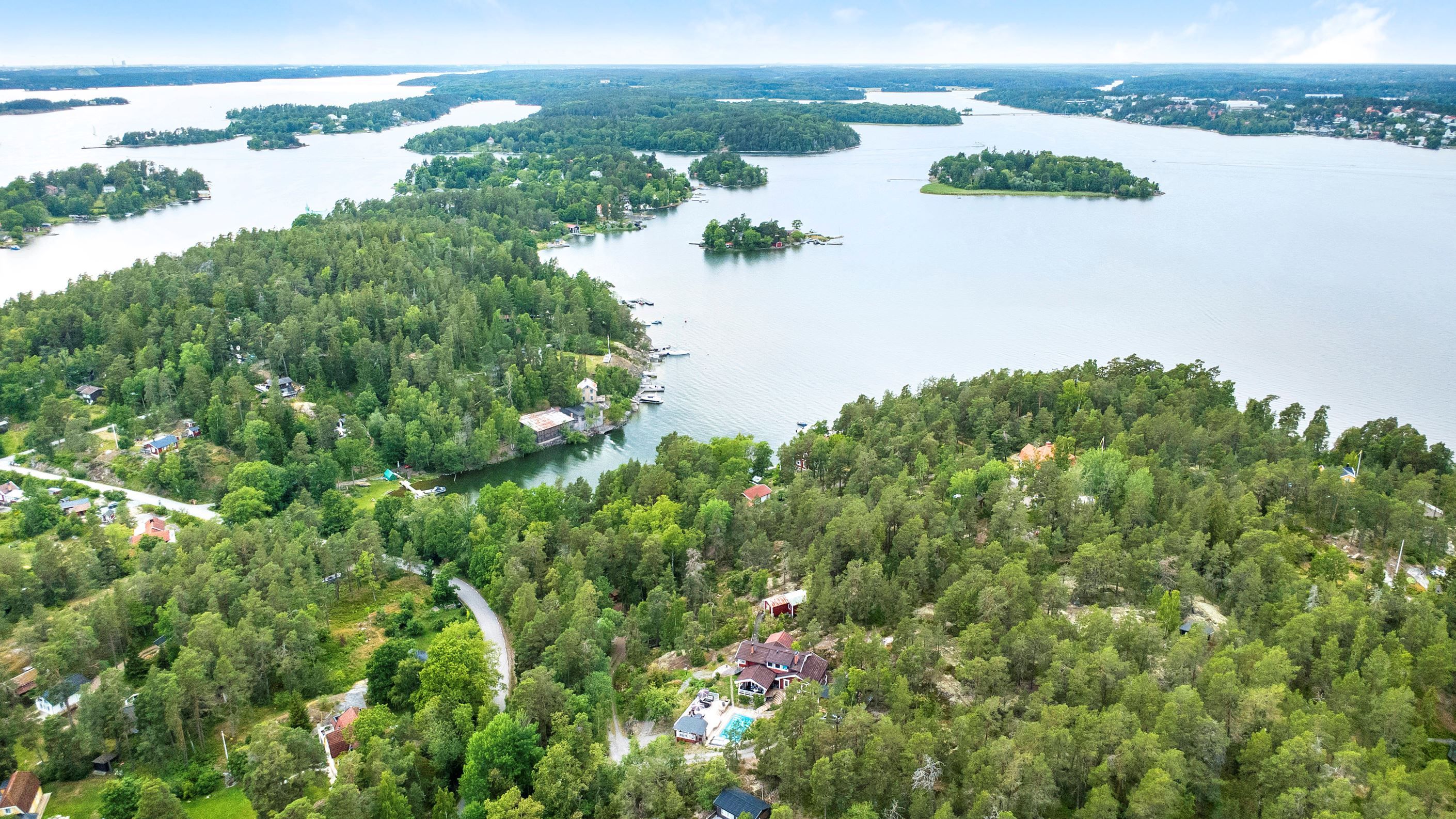 Hela 10935 kvm tomt belägen utanför detaljplan