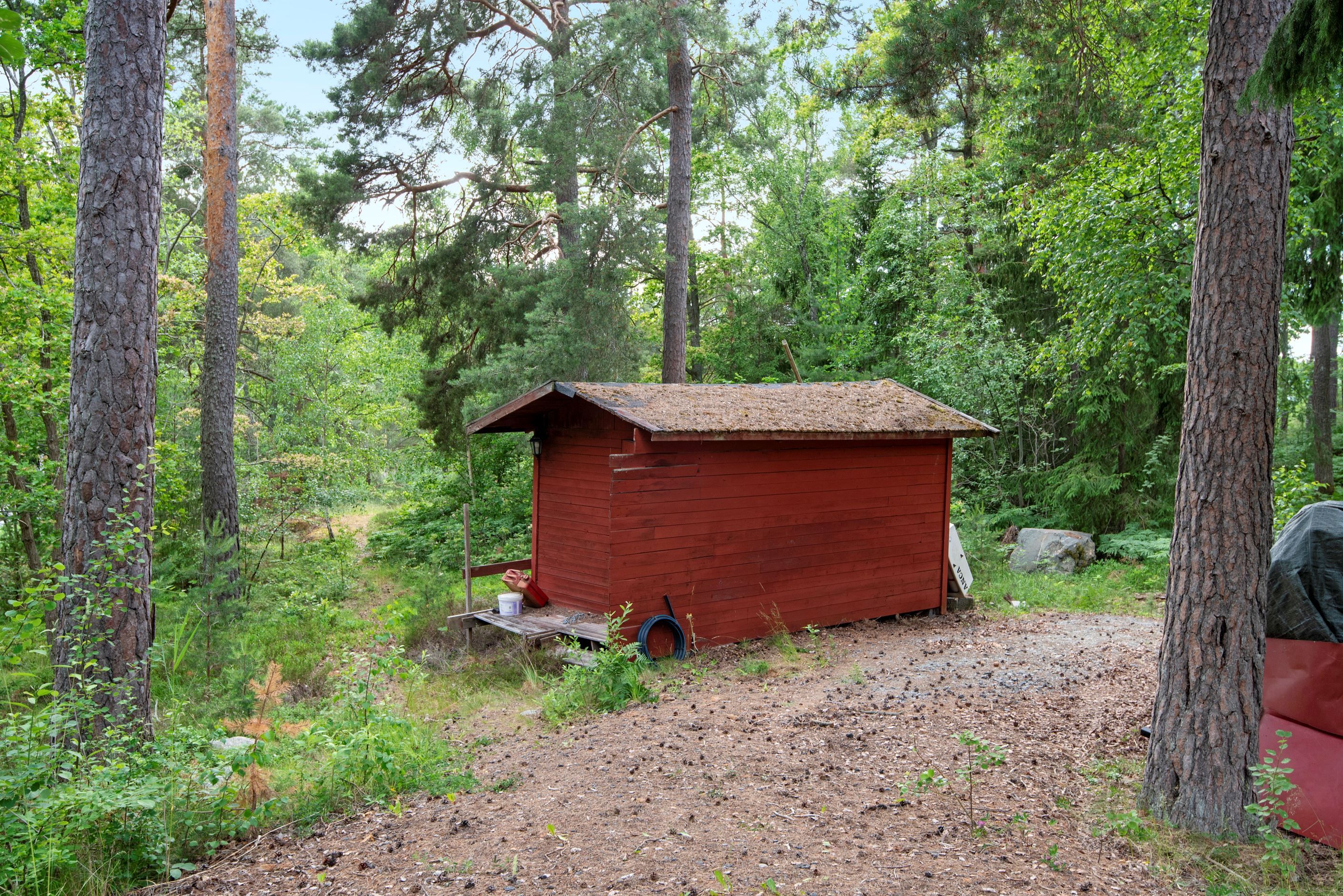 Lämplig extrabyggnad nära viken