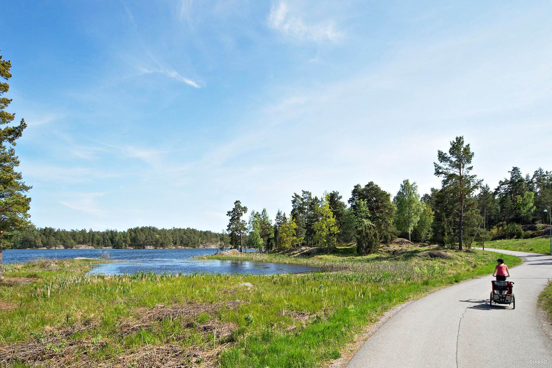 Kvarnsjön och gång-/cykelväg till Ingarö