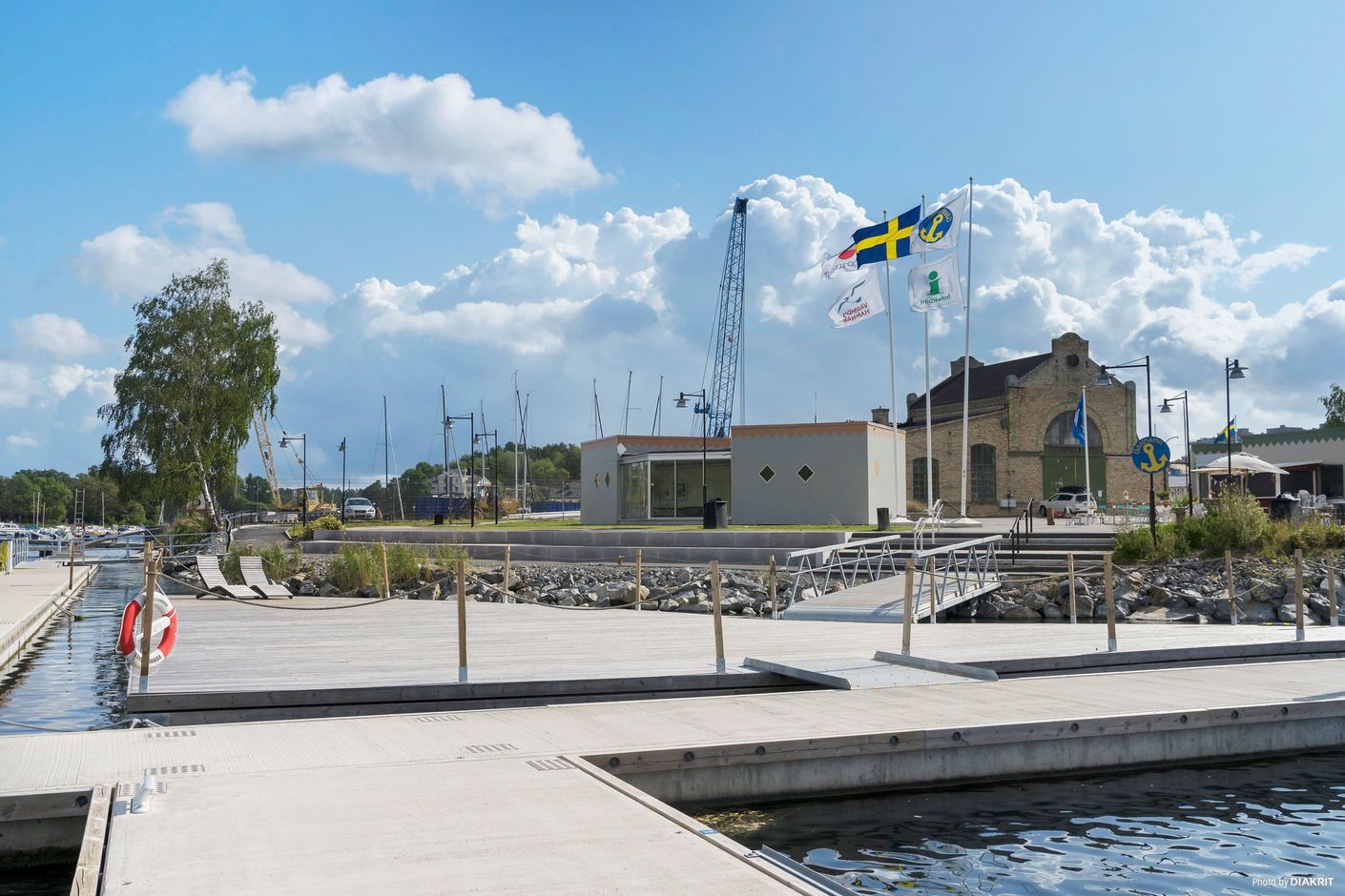Kattholmen med gästbrygga och restaurang