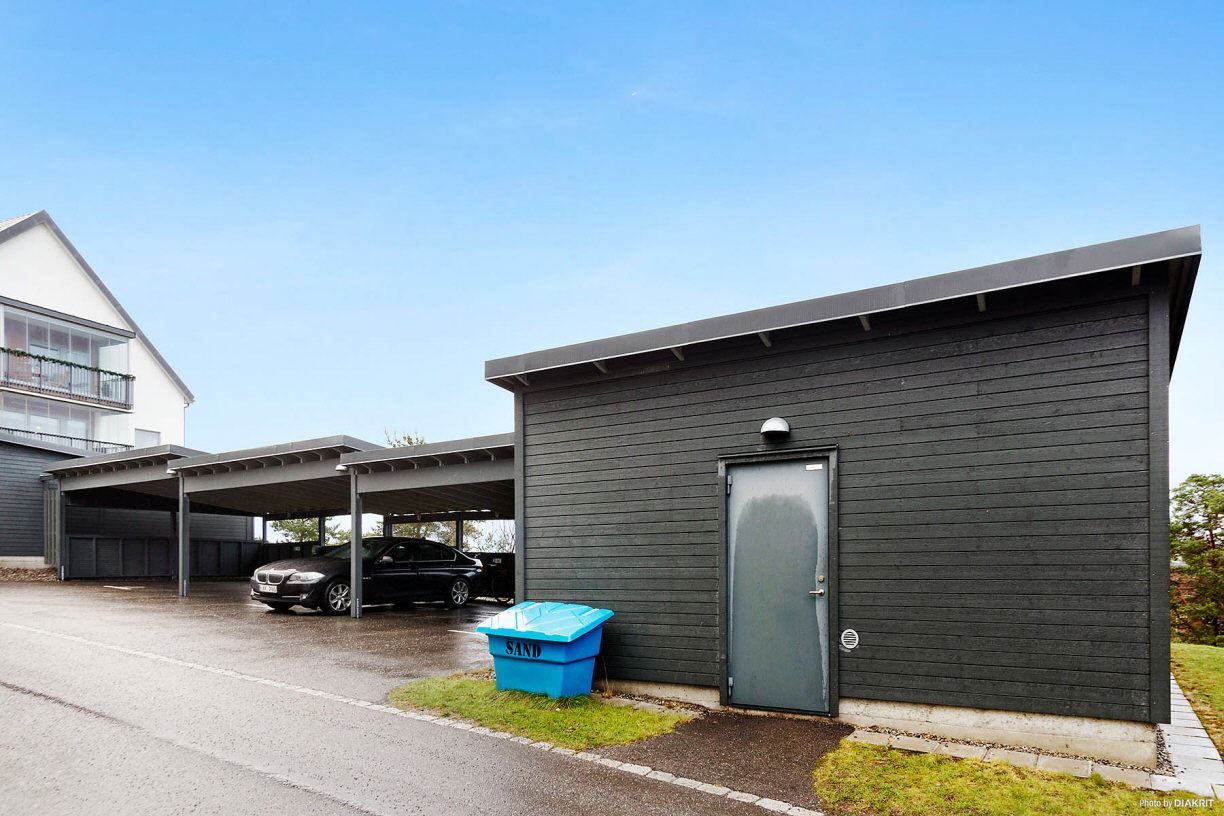 Föreningens carport och förrådslokal