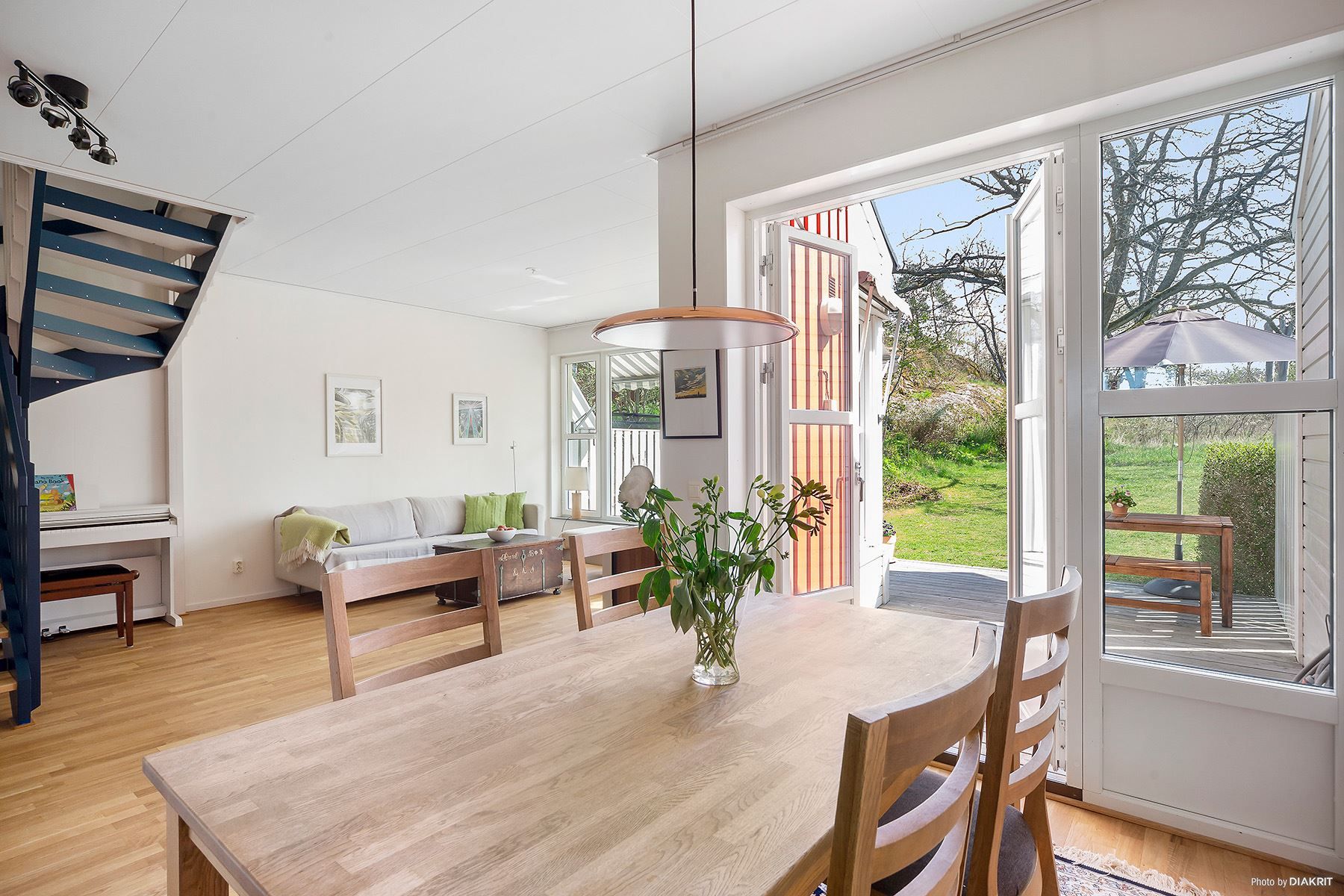 Nyslipad ekparkett, ljusa ytskikt.