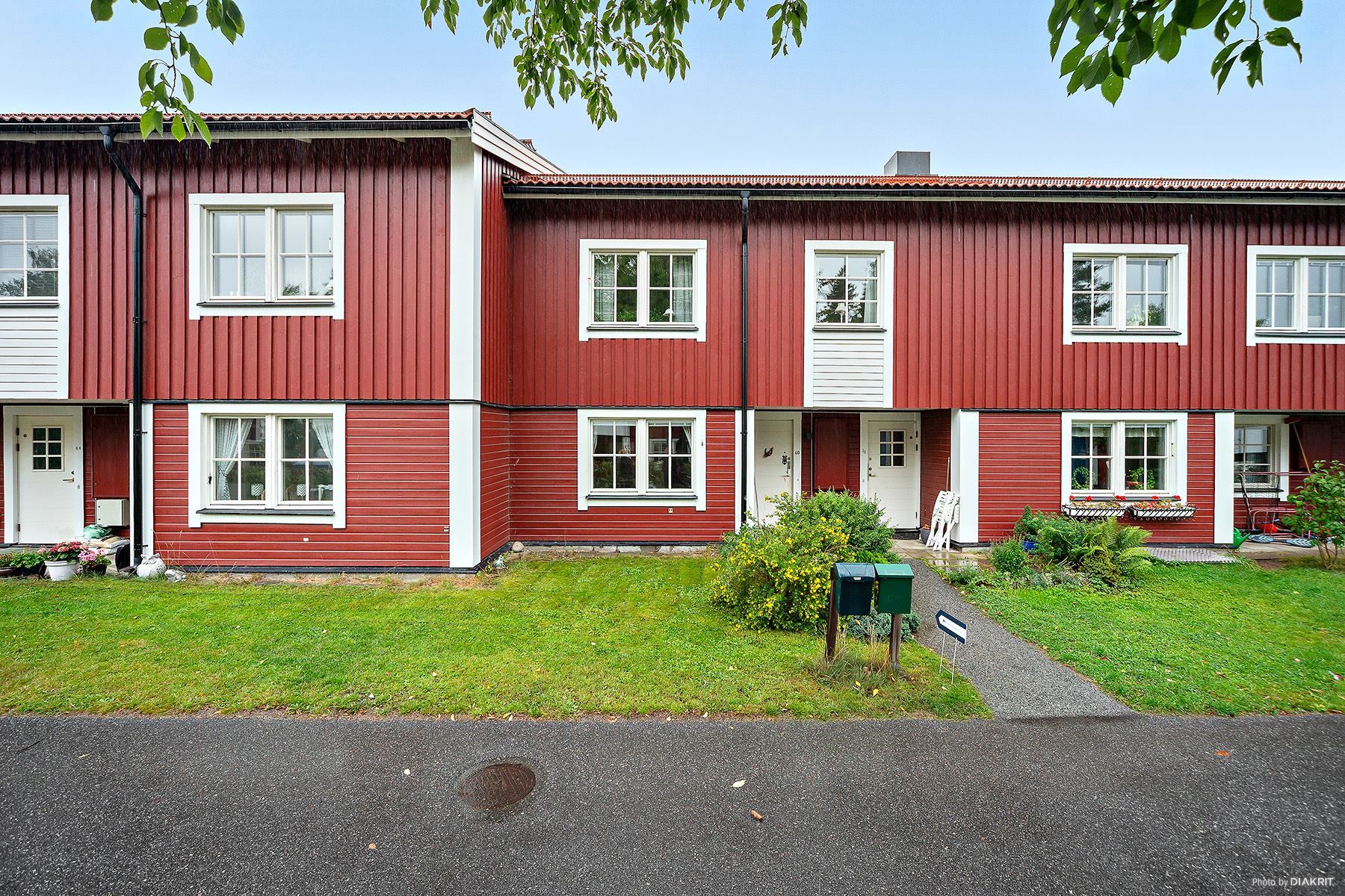 Välkomna in på markplan Hovslagarvägen 40