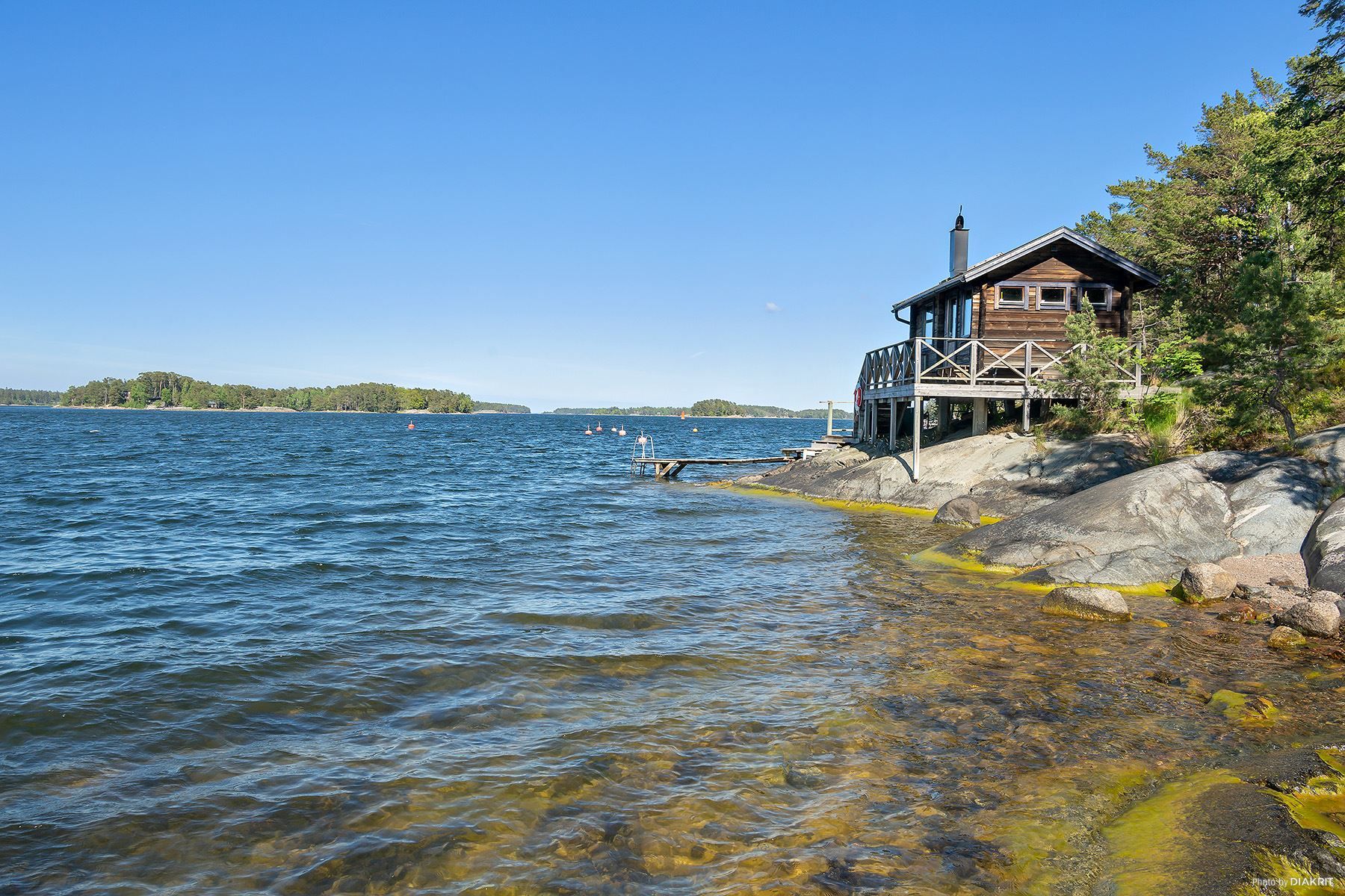 Bastu och badbrygga i Sandviken (några minuters promenad från fastigheten)