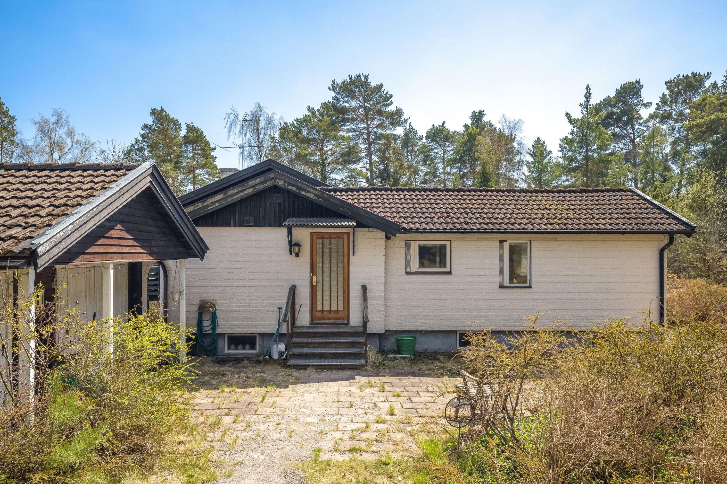 Entrén in till köket