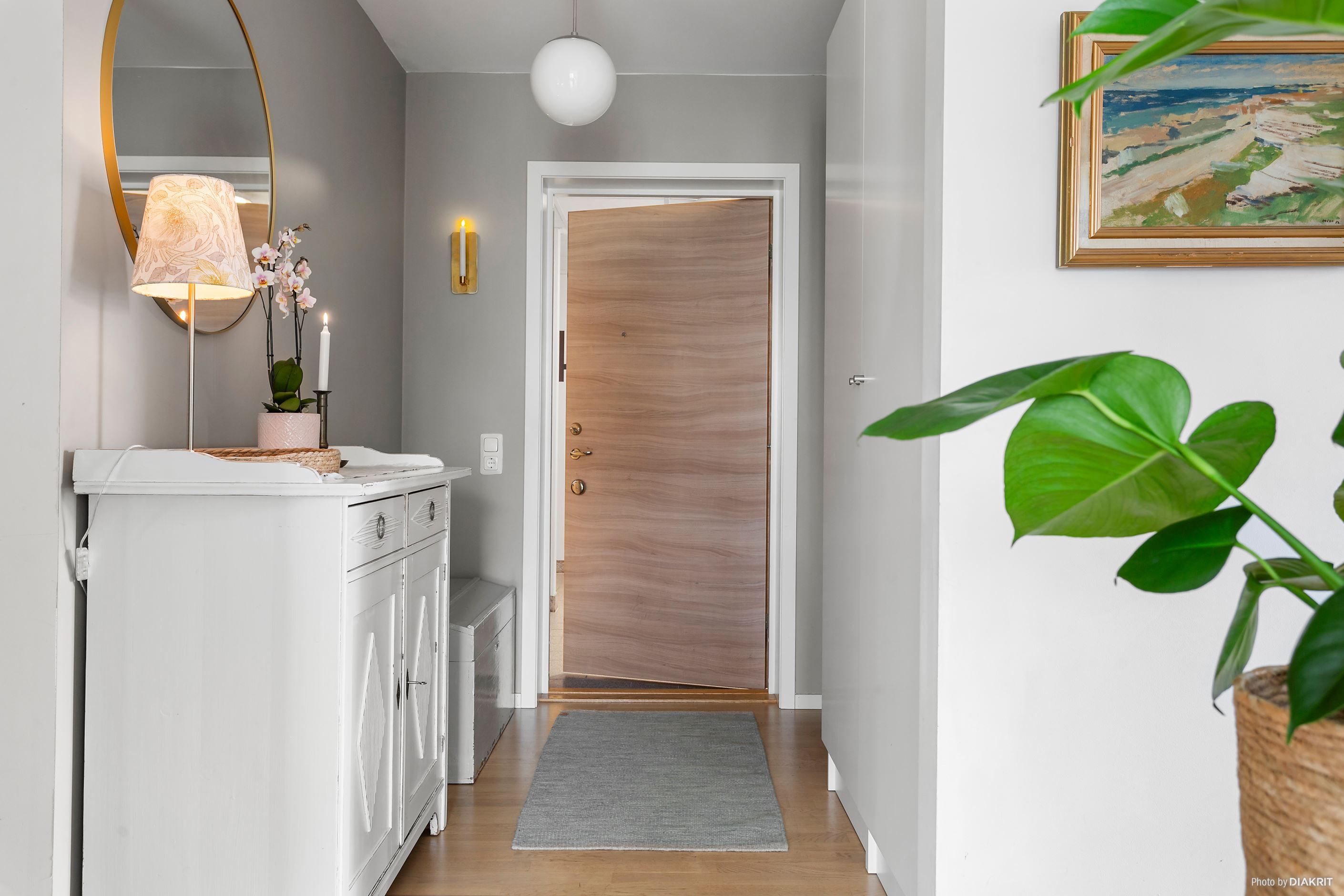 Hall med förvaring