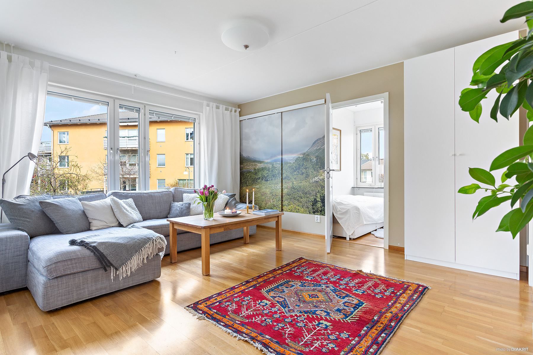 Vardagsrum med ekparkett.