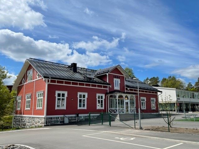 Vackra Ekedalsskolan med tidstypiska byggnader