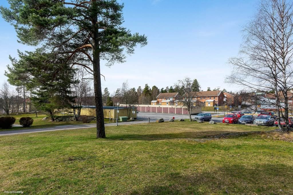 Föreningens garage och parkeringsplatser styrmannen