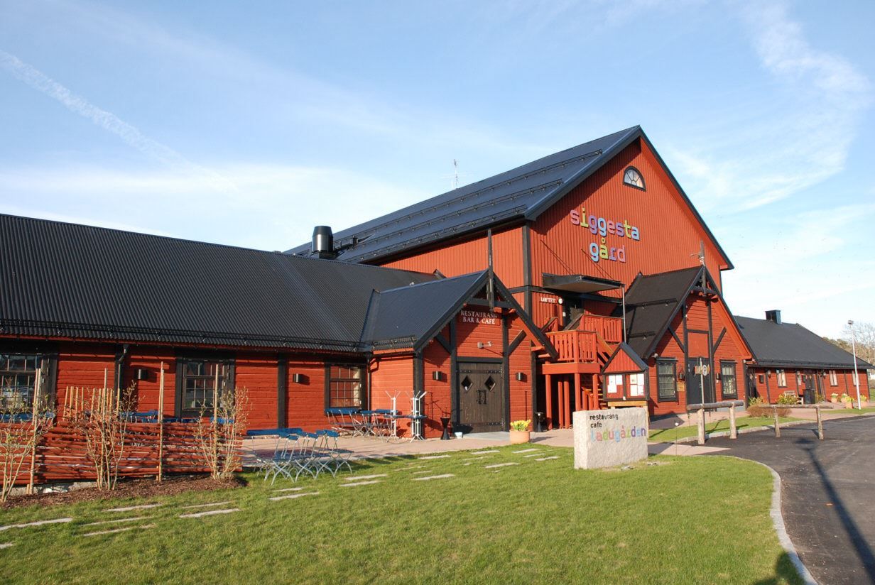 Siggesta gård med restaurang, aktiviteter mm
