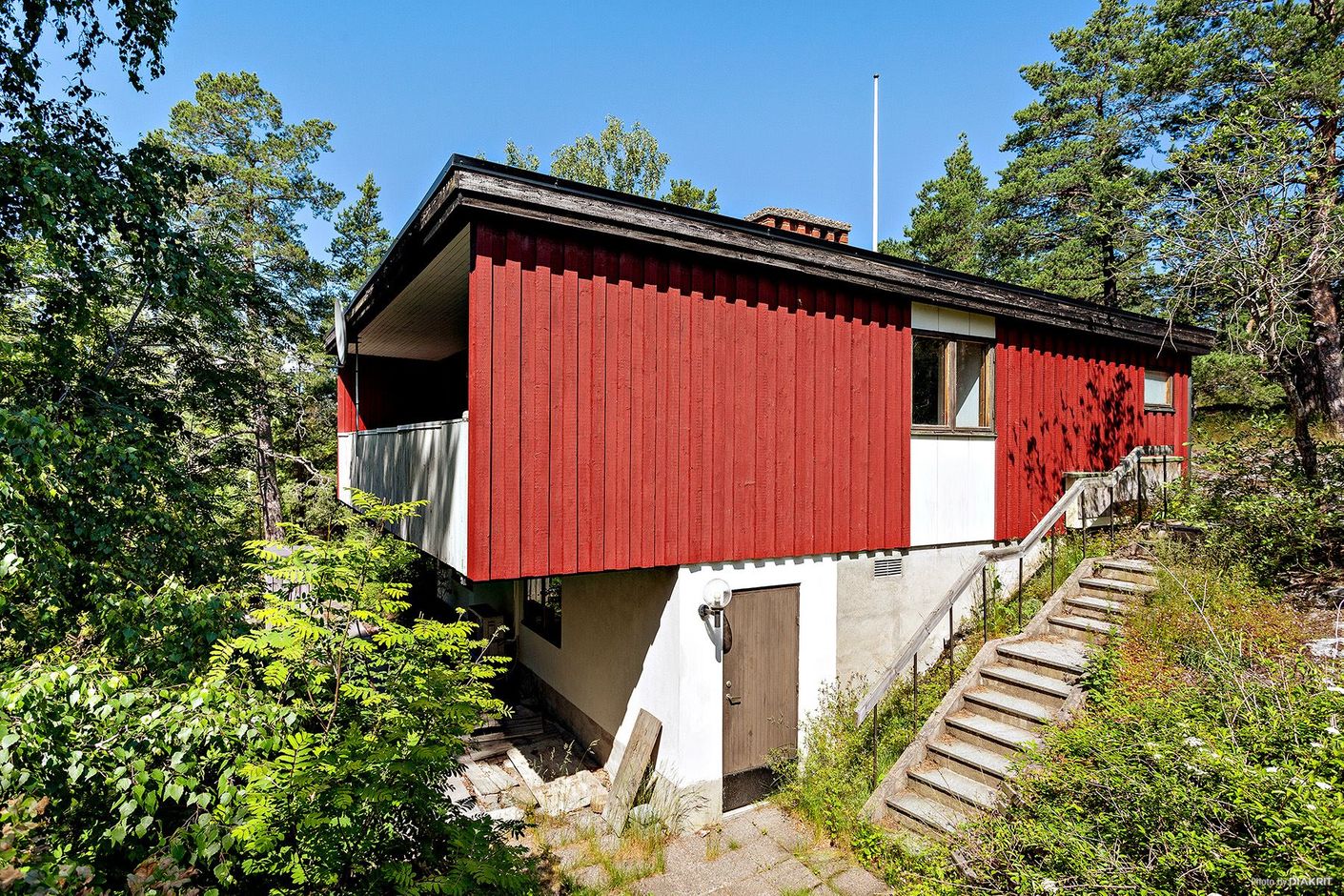 1-planshus med källare