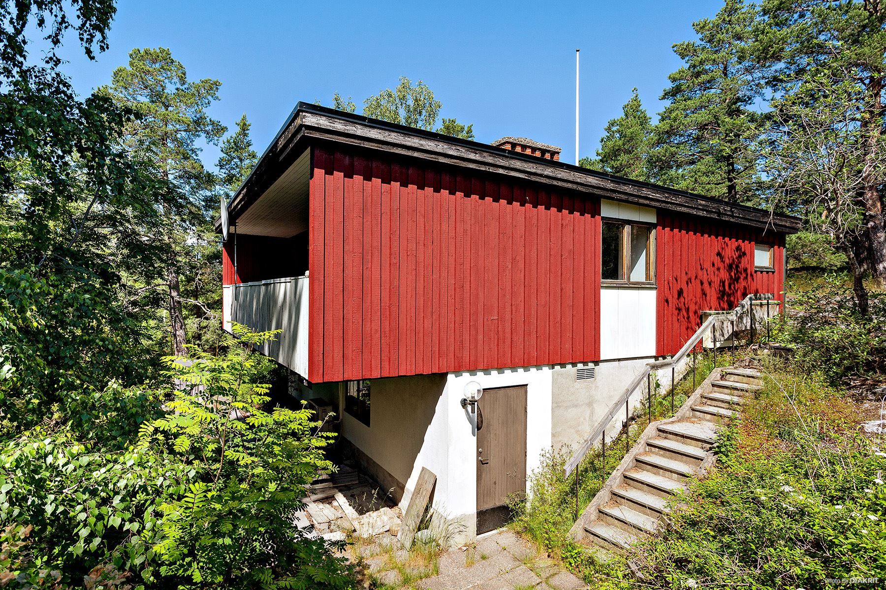 1-planshus med källare