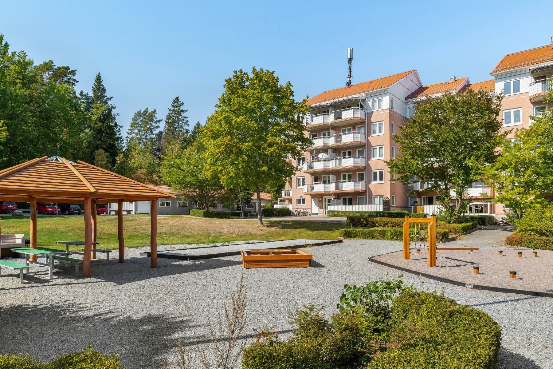 Den trevliga renoverade innergården