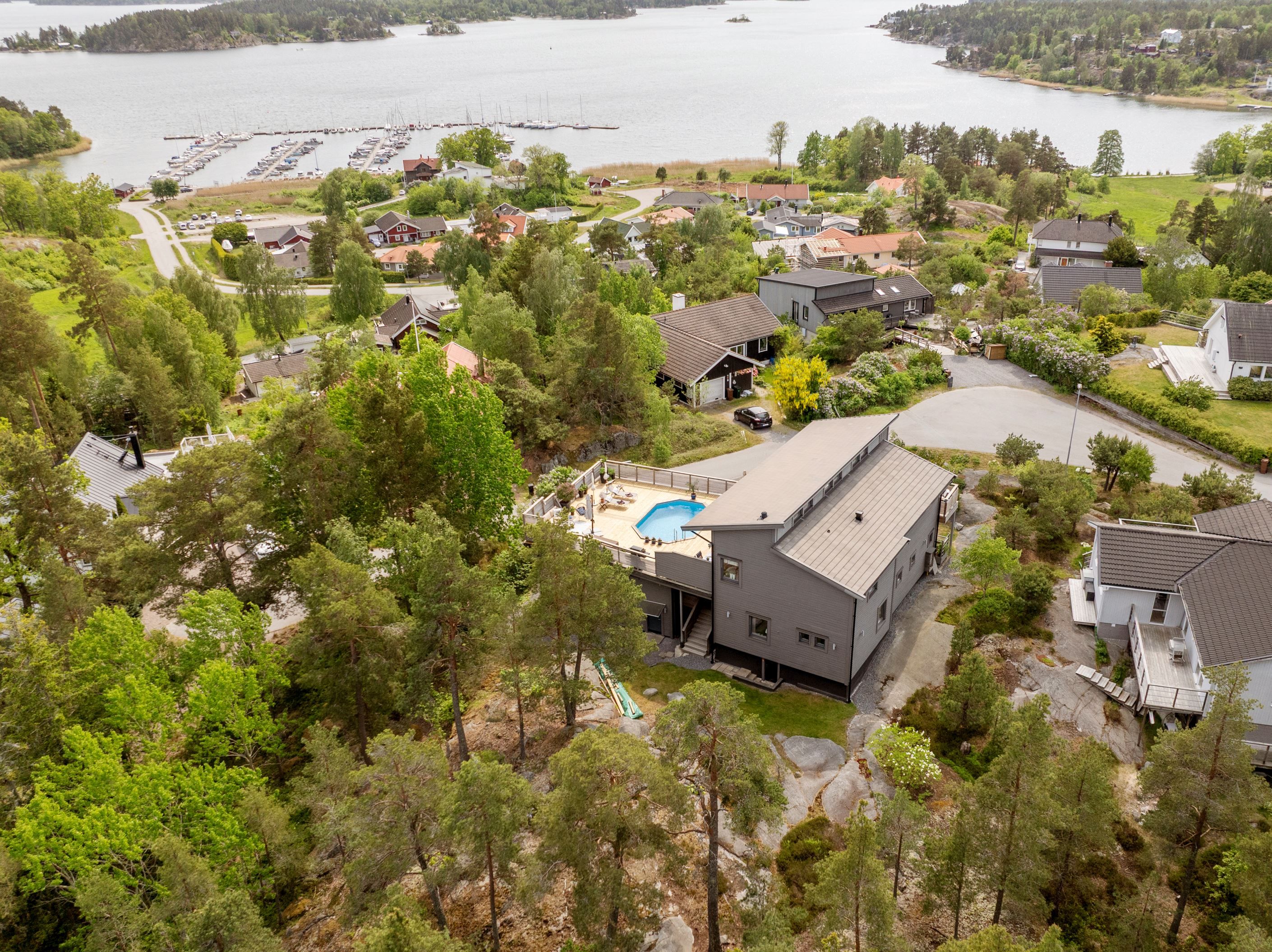 Tvåplanshus med havsnära läge