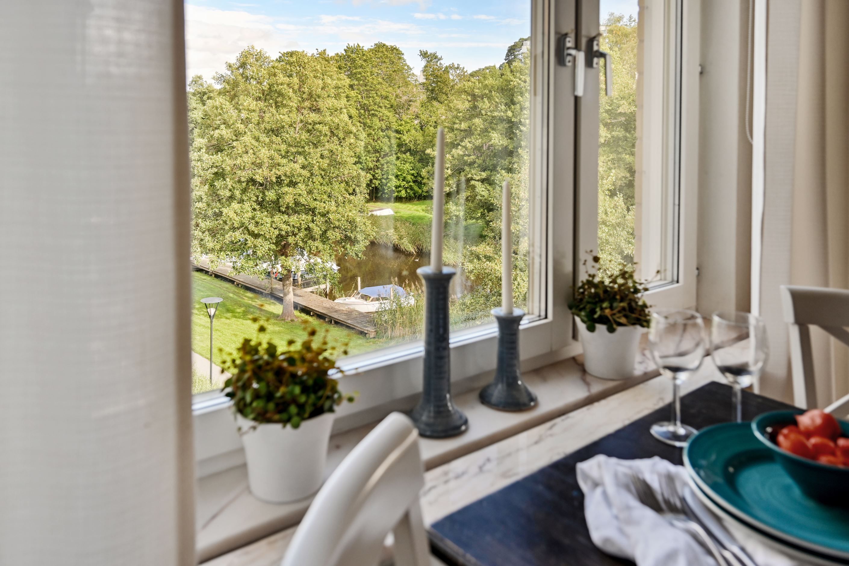 Kanalvy från matplatsen